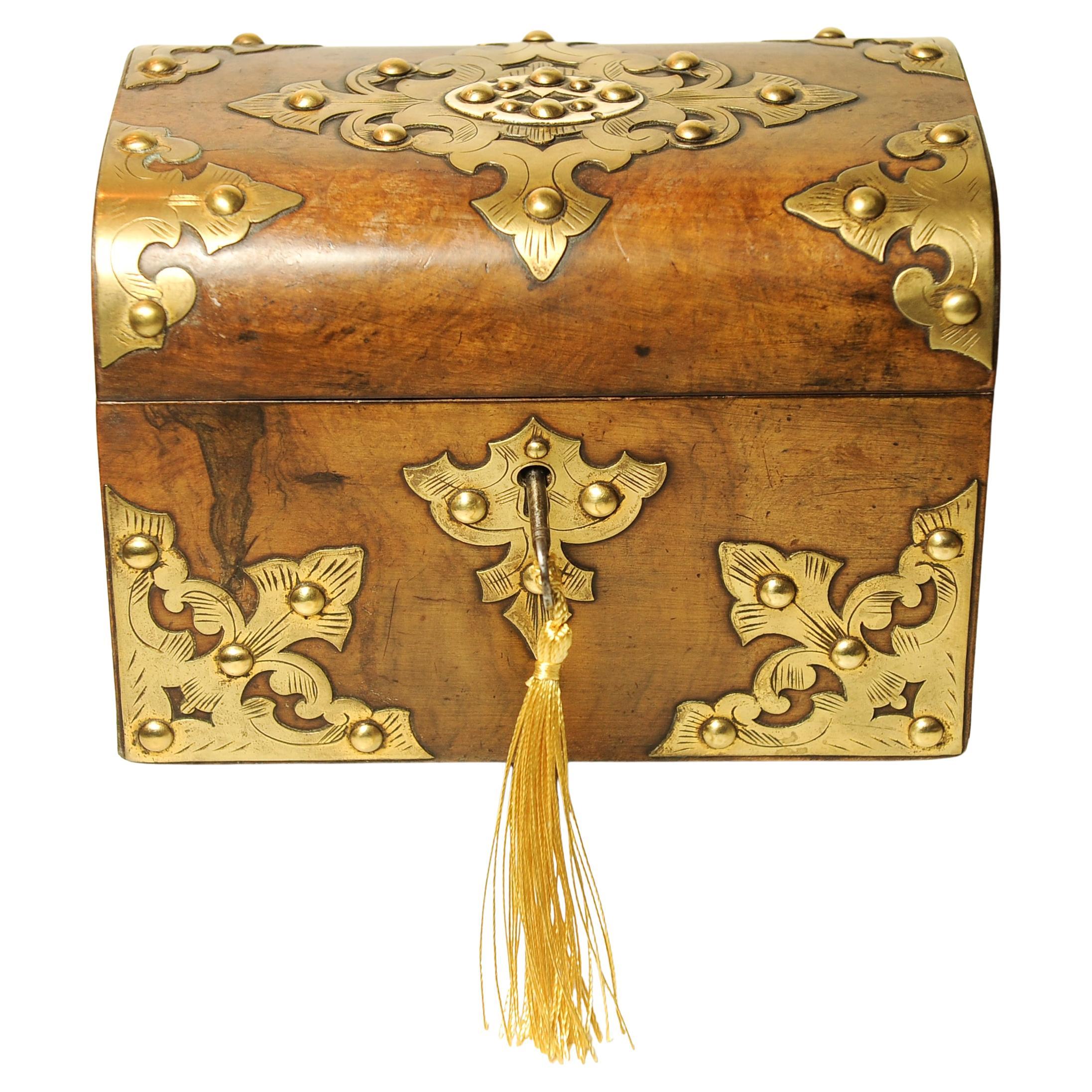 Viktorianische dekorative Messing Bound Burr Walnuss Dome Tea Caddy Chest mit Schlüssel