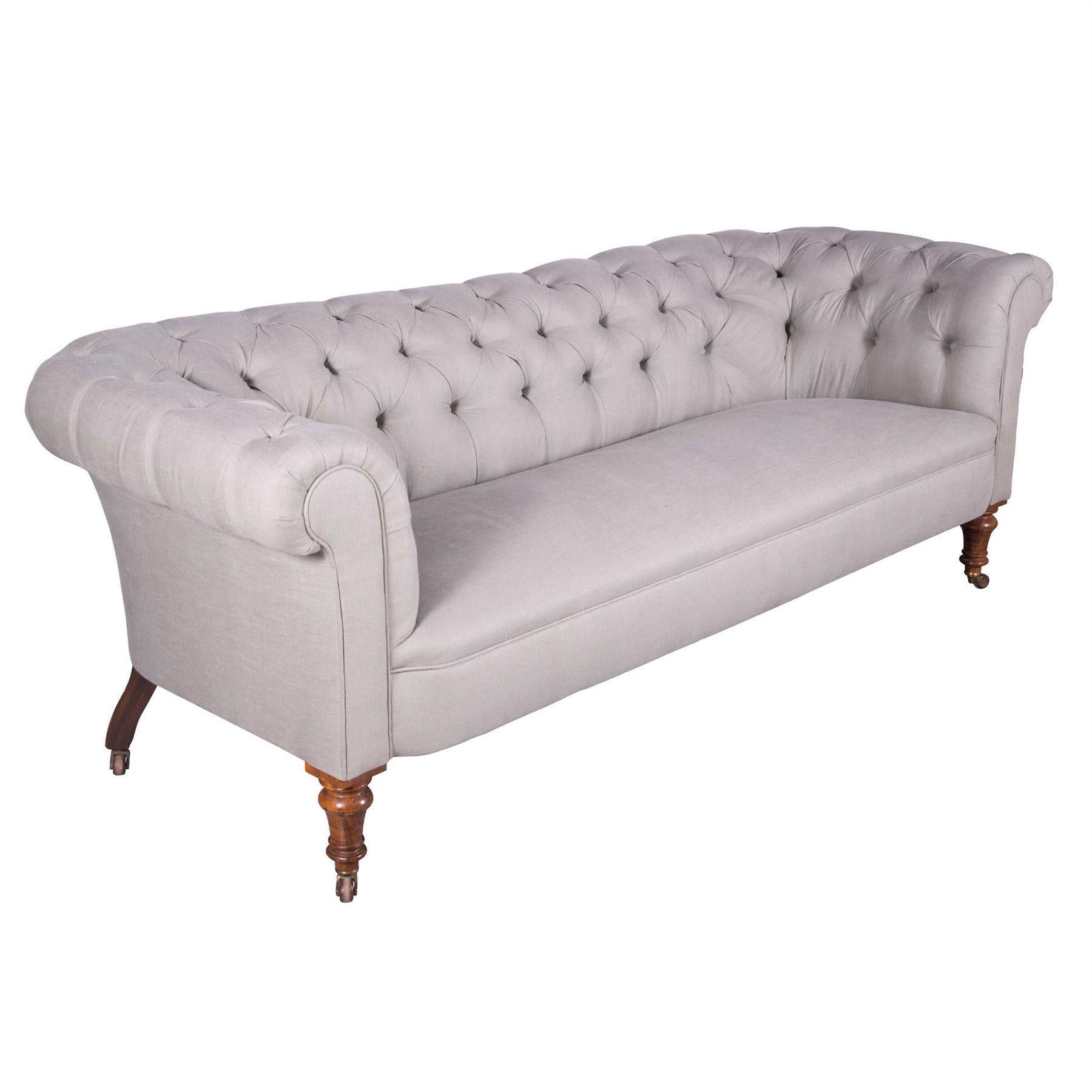 Victorian Deep Buttoned Chesterfield In Good Condition In Gloucestershire, GB
