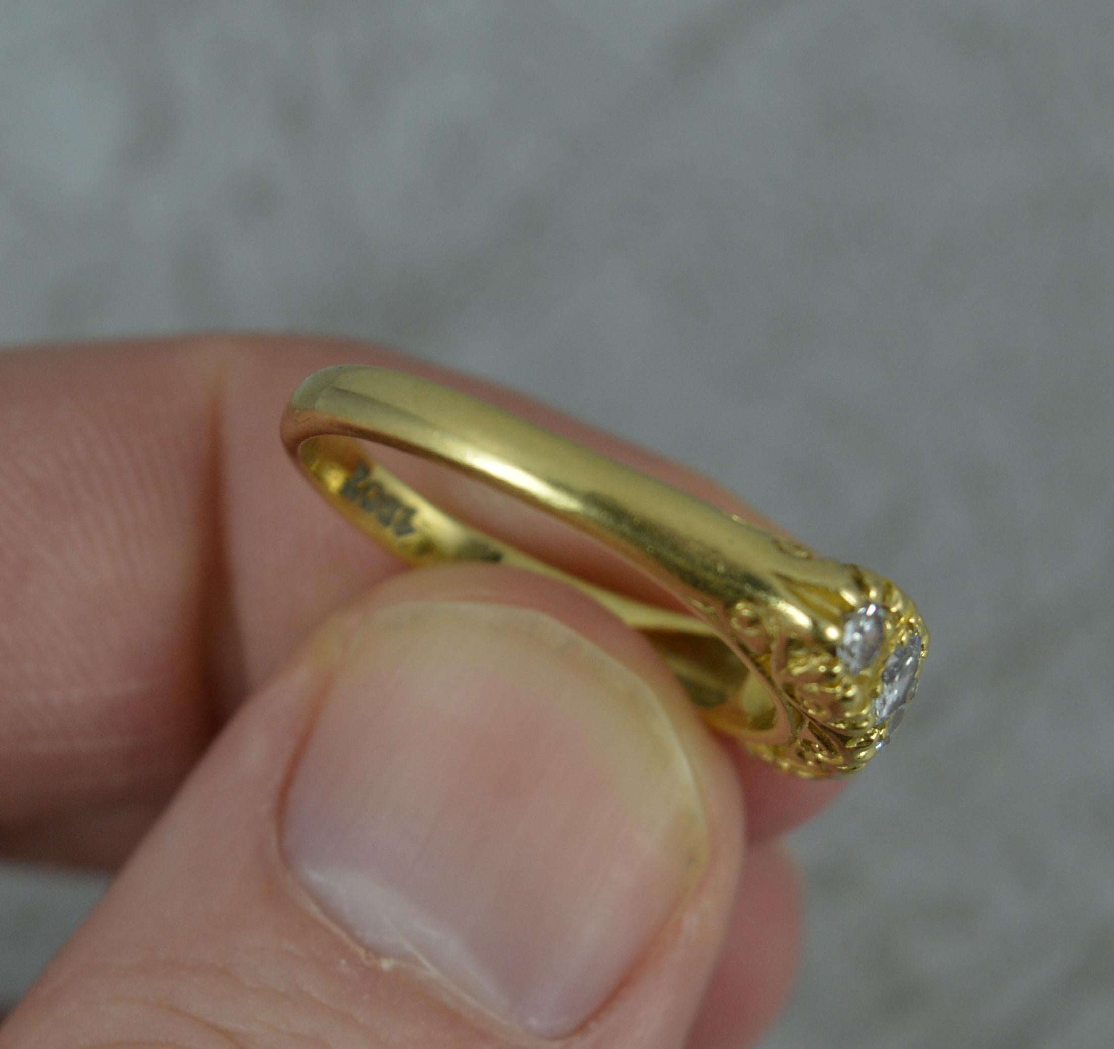 Victorian Design VS1 0.65 Carat Diamond 18 Carat Gold Five-Stone Stack Ring 3