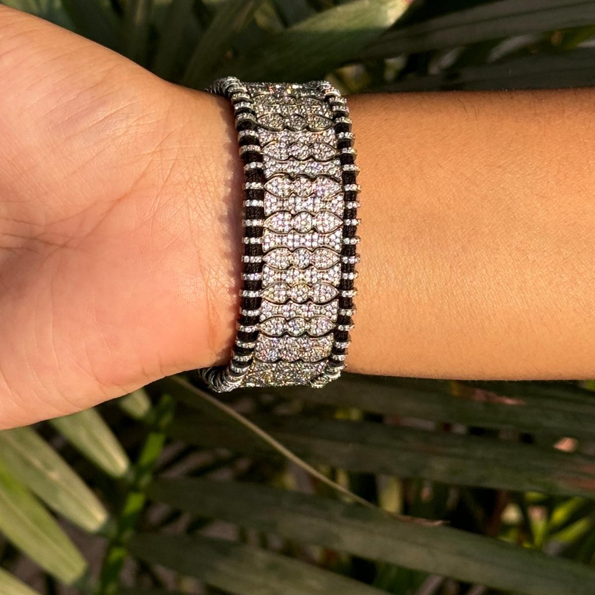 Victorian Style Design Zirconia Macrame Thread Bracelet for Women in 925 Silver For Sale 1