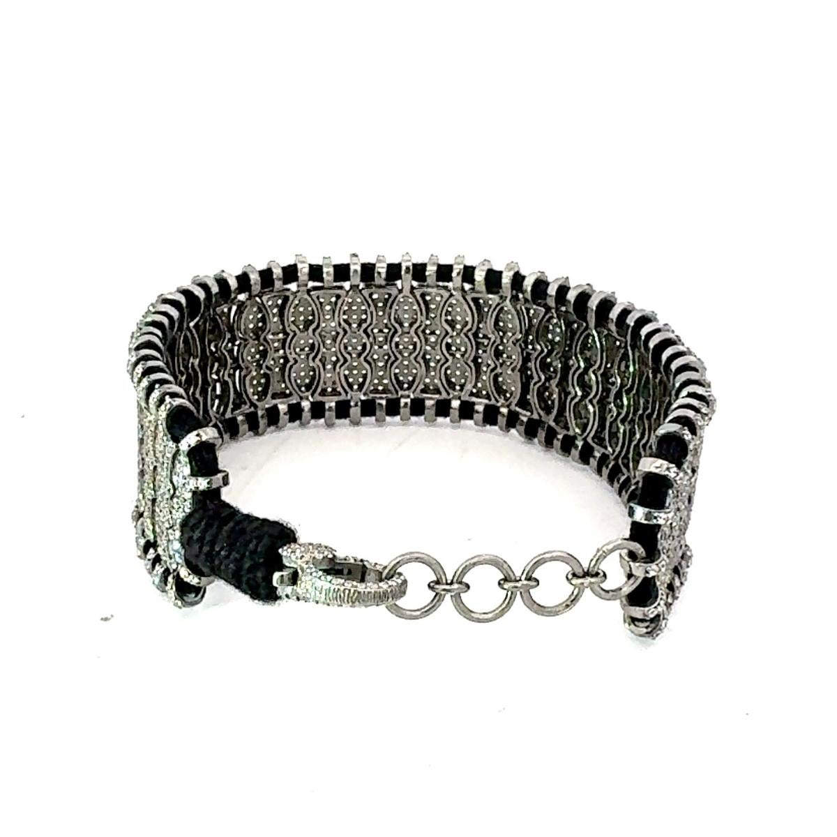 Victorian Style Design Zirconia Macrame Thread Bracelet for Women in 925 Silver For Sale 2