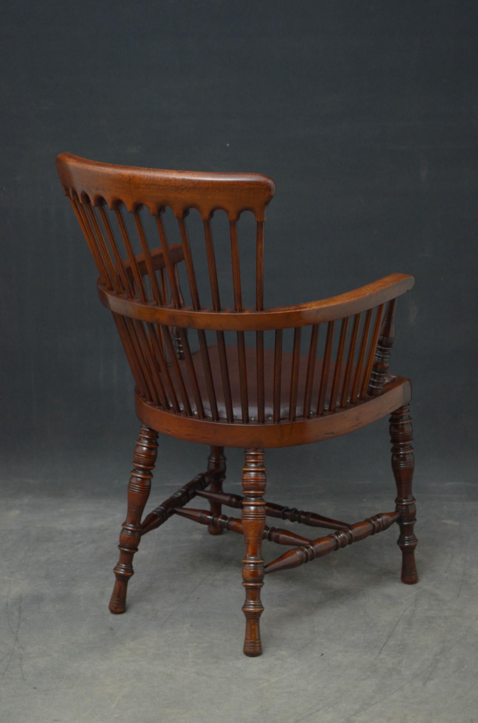 Victorian Desk Chair in Mahogany 3