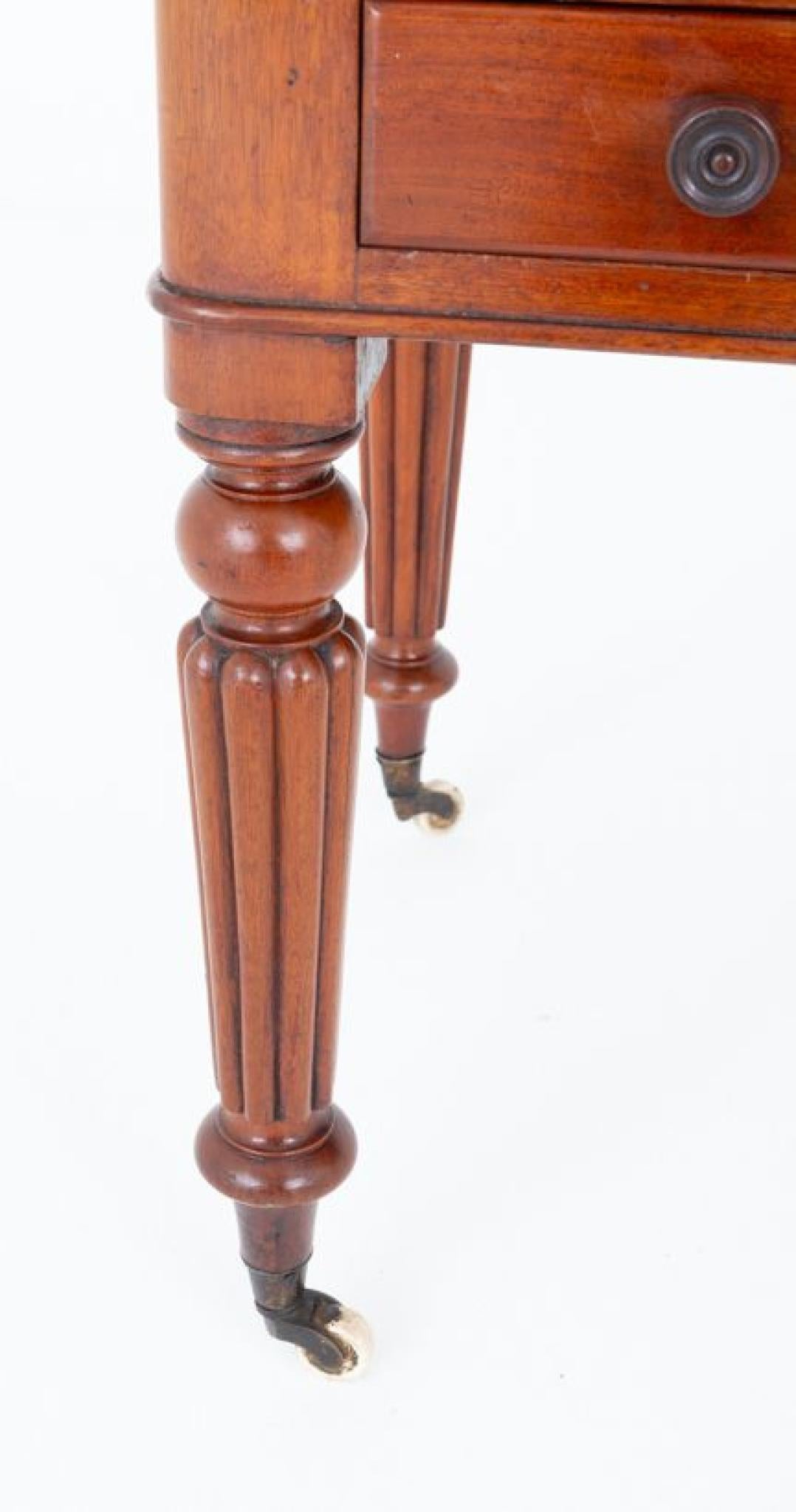 Bureau Victorien Table à écrire en acajou 1860 en vente 3