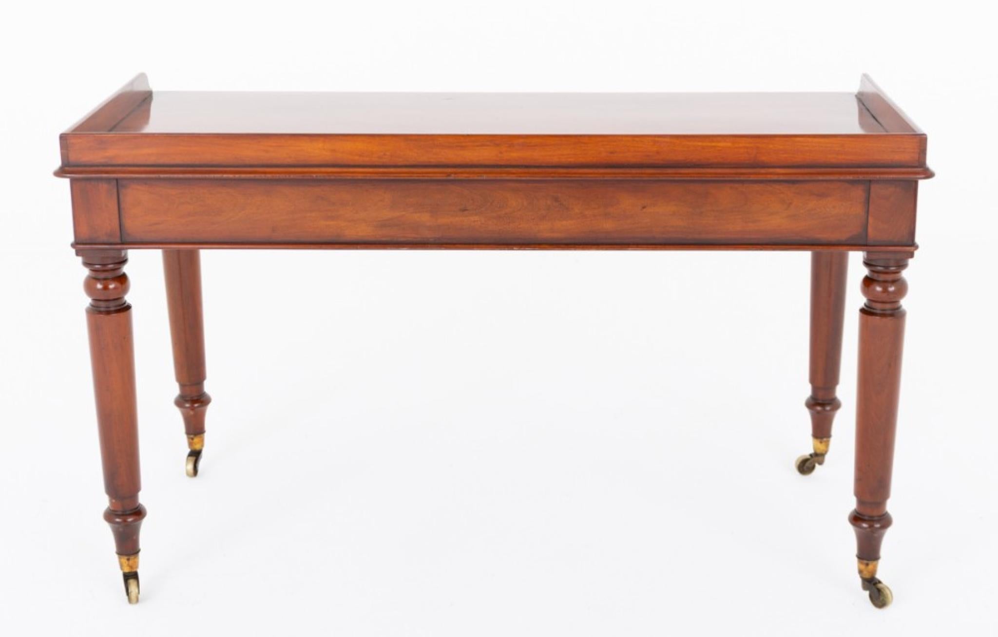 Scrivania vittoriana Tavolo da scrittura in mogano 1880 In condizioni buone in vendita a Potters Bar, GB