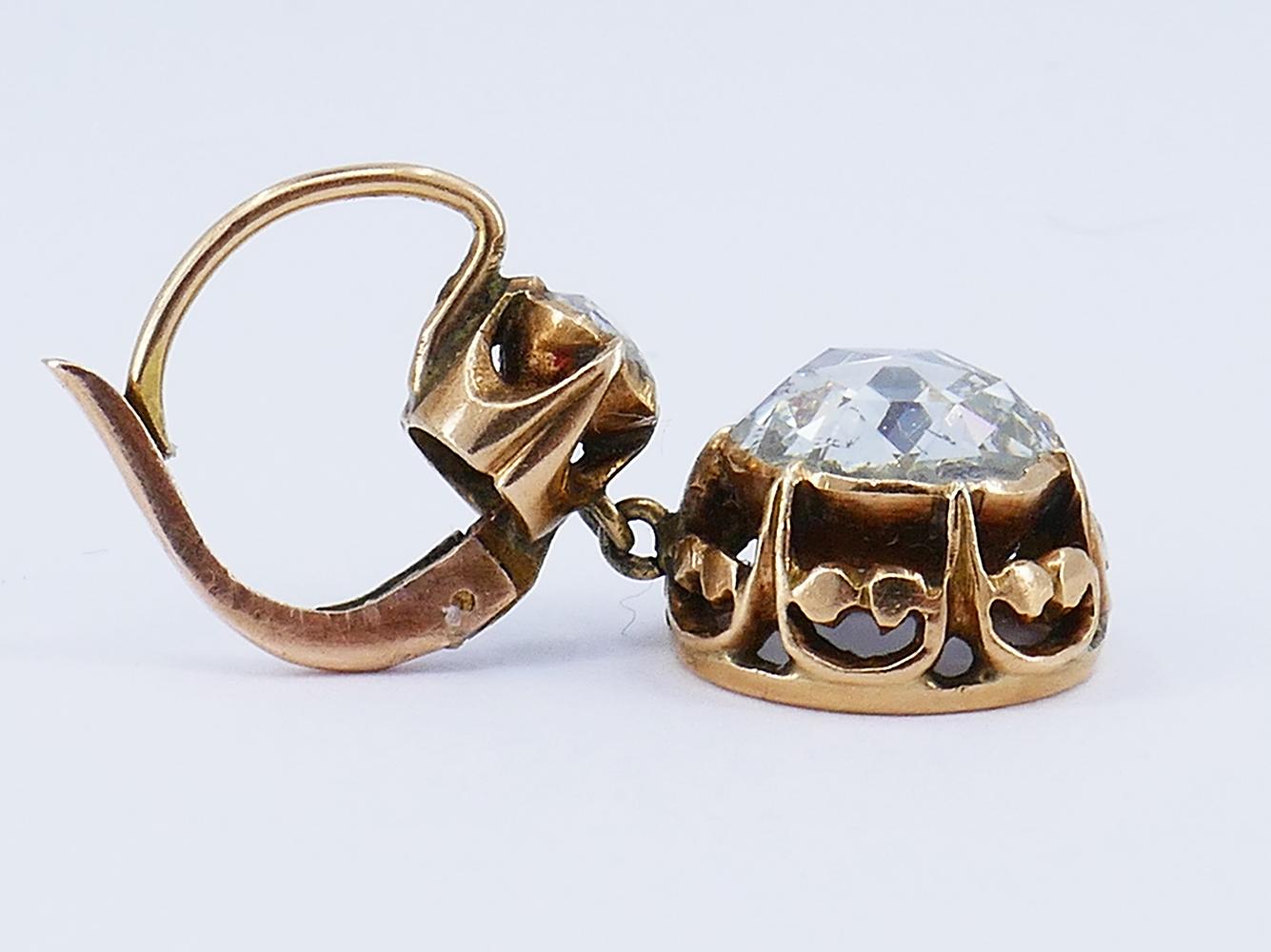 Boucles d'oreilles pendantes en or 14k avec diamants de style victorien, bijoux anciens de succession Bon état - En vente à Beverly Hills, CA