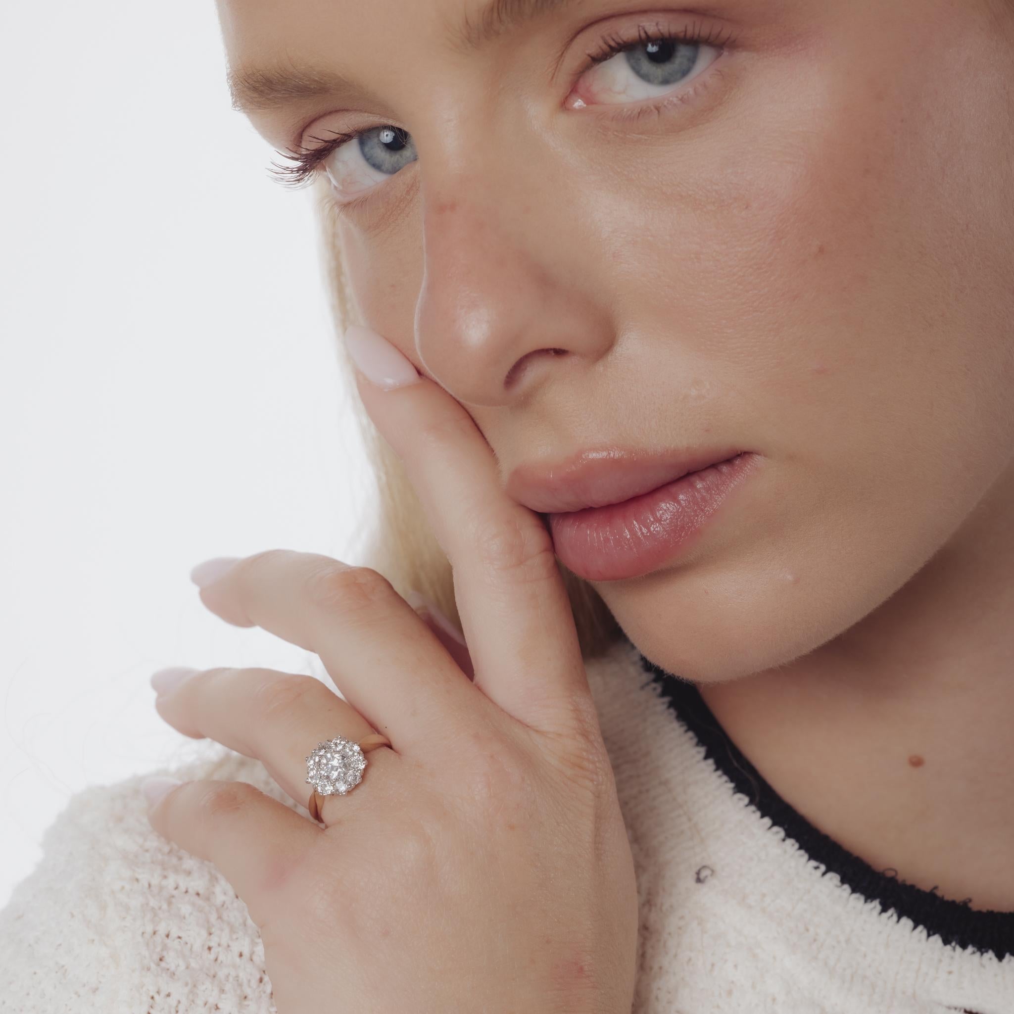 Viktorianischer Diamant 14k Gelb- und Weißgold-Cluster-Ring im Zustand „Gut“ im Angebot in Beverly Hills, CA