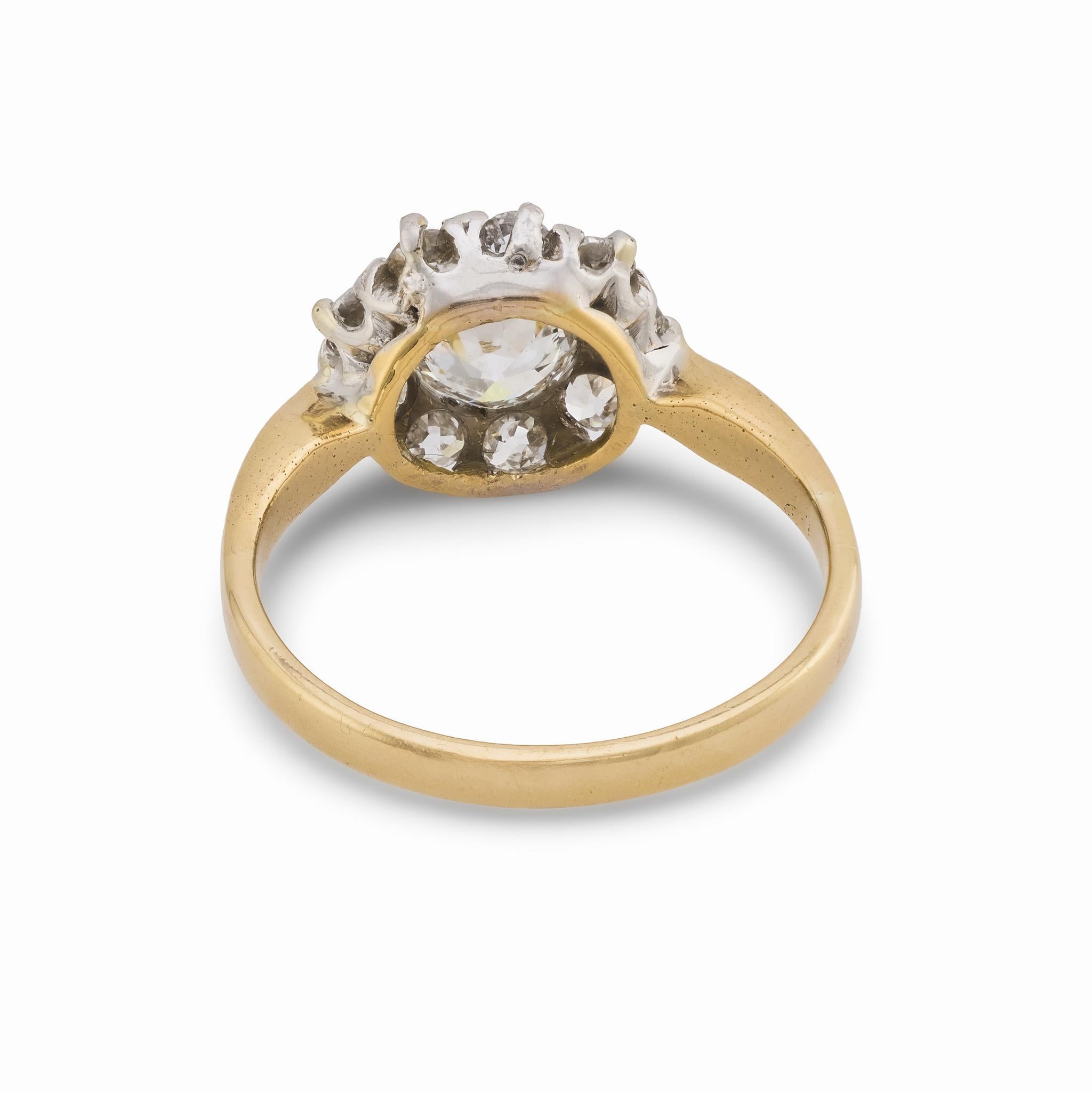 Viktorianischer Diamant 14k Gelb- und Weißgold-Cluster-Ring im Angebot 2