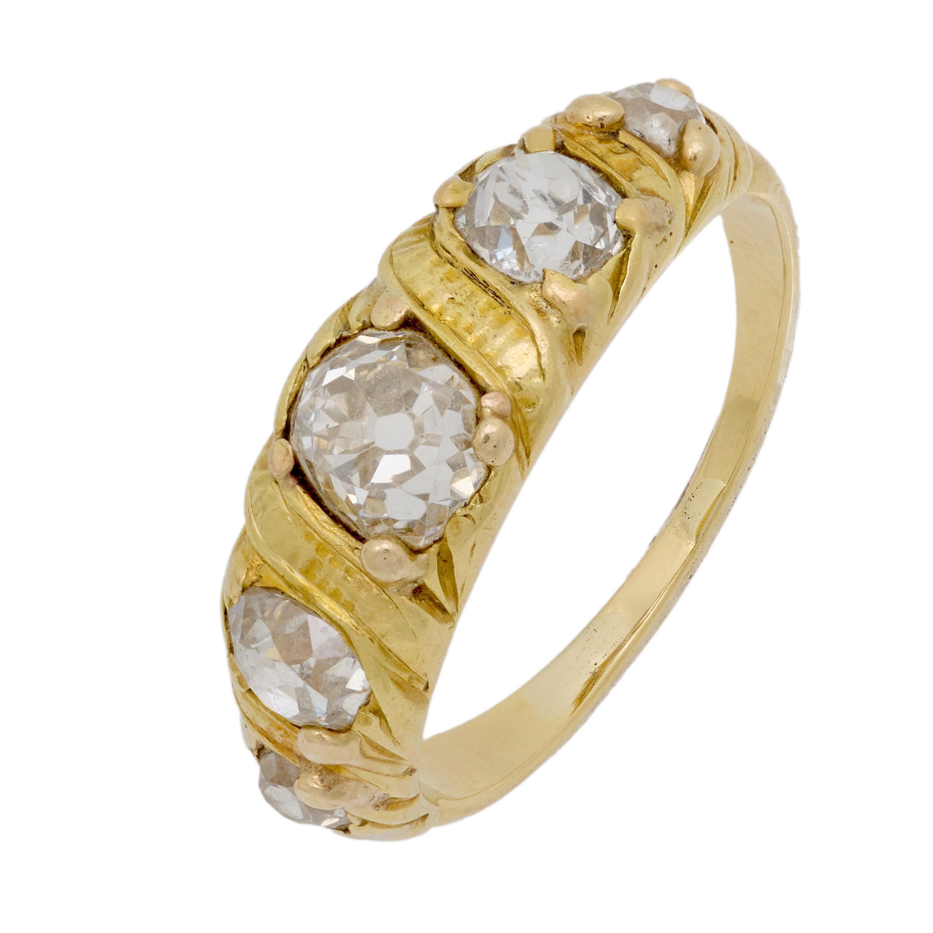 Victorian diamond 14k yellow gold 5 stone ring In Good Condition For Sale In Beverly Hills, CA