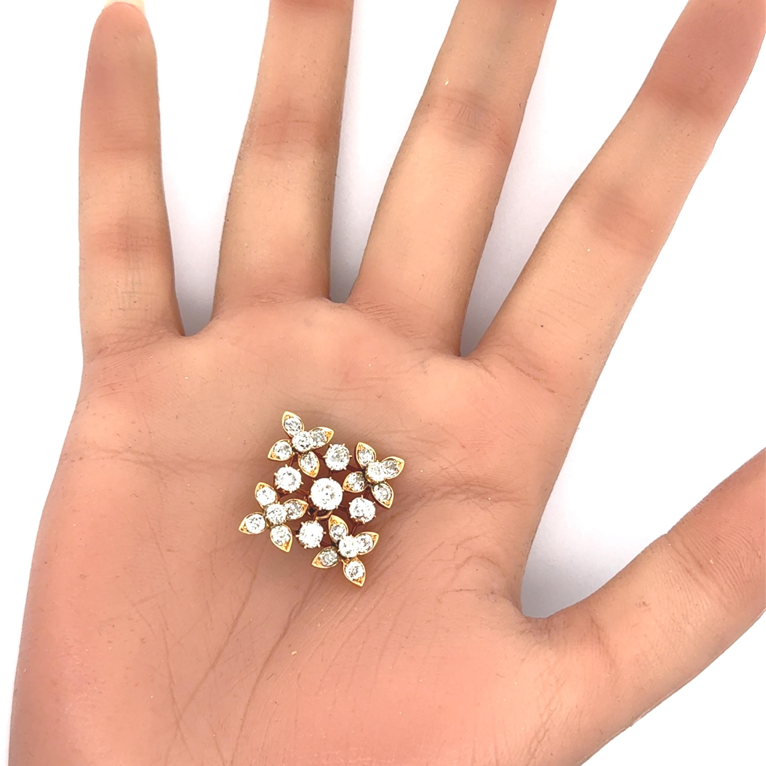 Viktorianischer Diamant 14K Gelbgold Blume Anhänger Brosche im Angebot 1