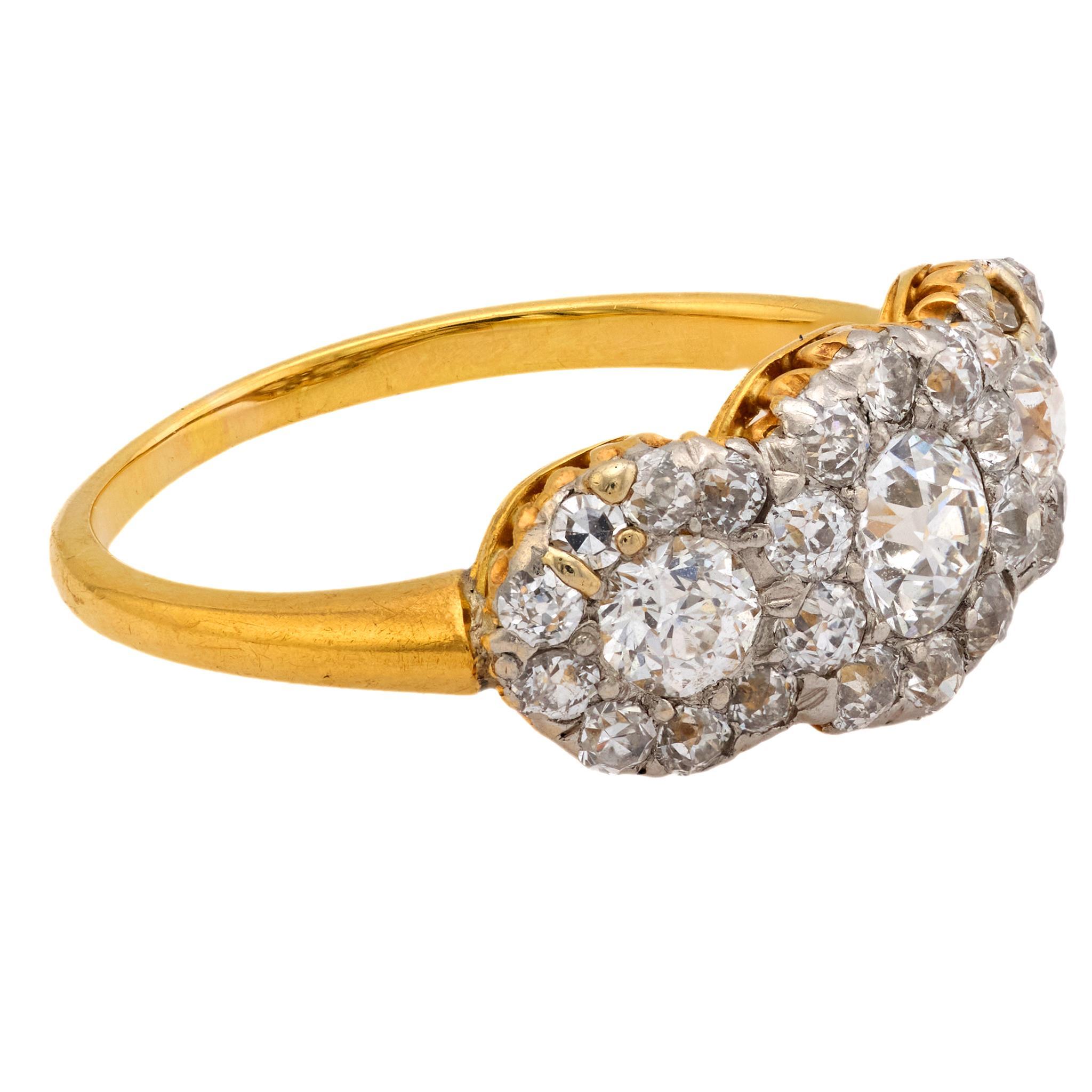 Bague victorienne en or jaune 18k à 3 pierres et diamants Bon état - En vente à Beverly Hills, CA