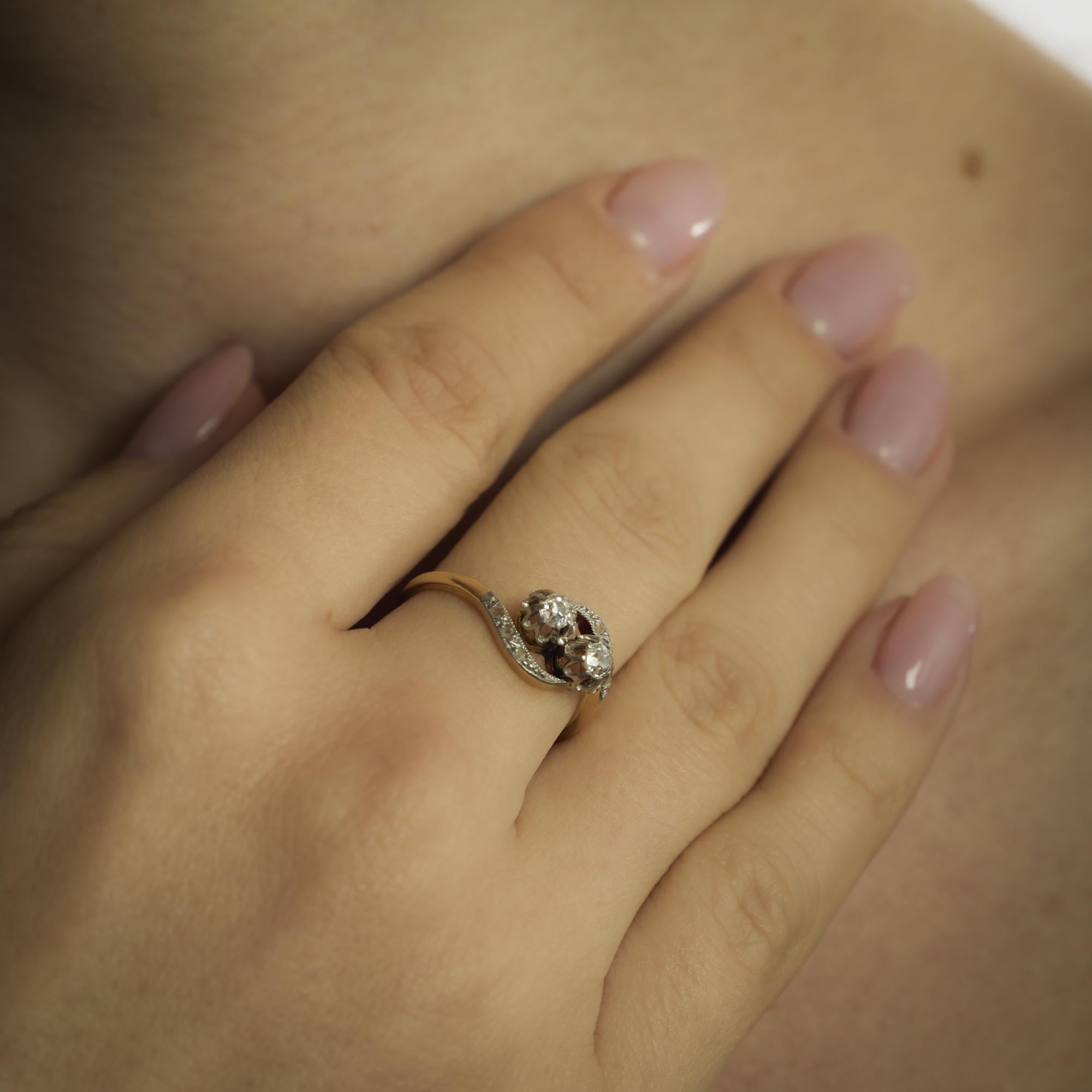 Victorian diamond 18k yellow gold and platinum toi et moi ring For Sale 1