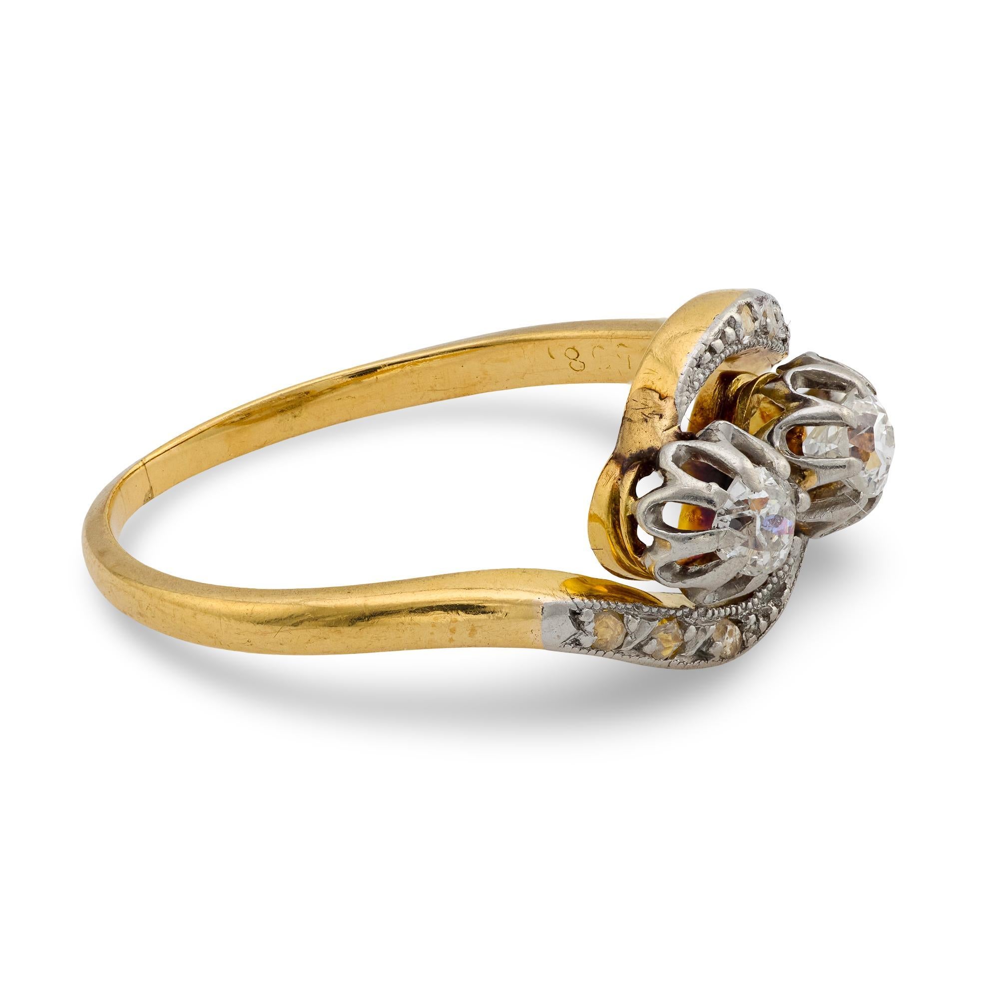 Victorian diamond 18k yellow gold and platinum toi et moi ring For Sale 2