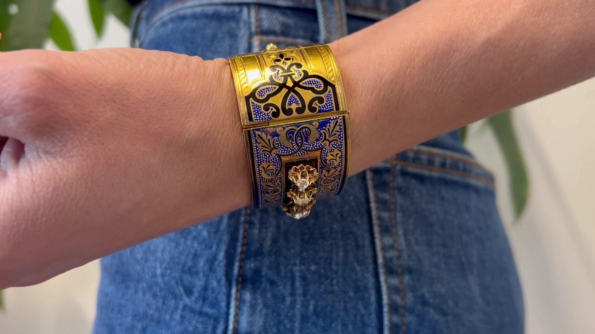 Viktorianisches Diamant-Armband aus 18 Karat Gelbgold mit blauer Emaille im Zustand „Gut“ in Beverly Hills, CA