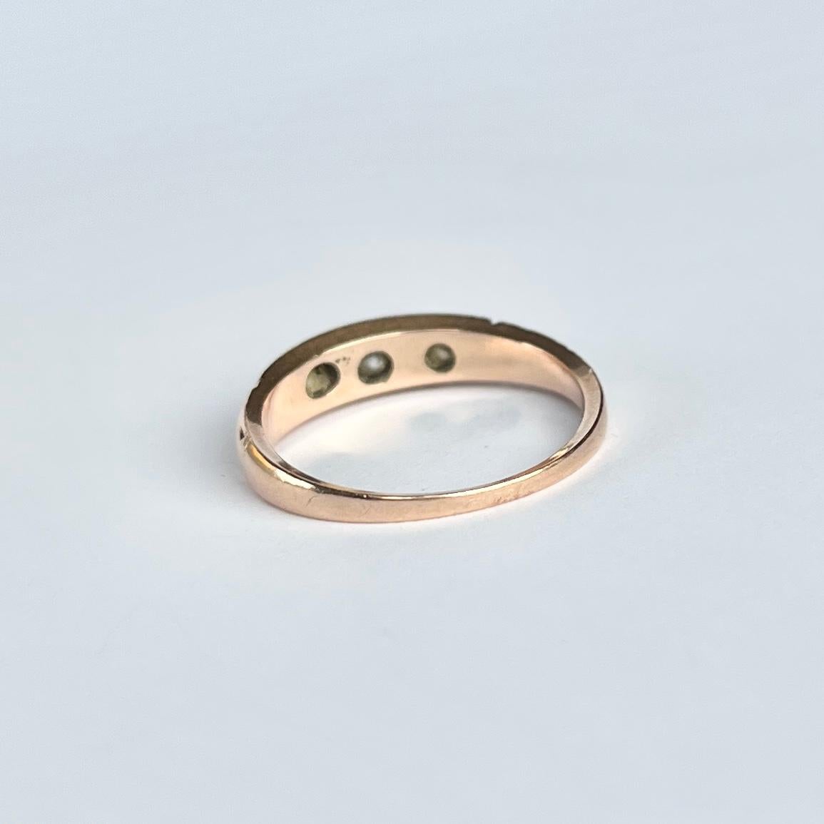 Victorian Diamond 9 Carat Gold Three-Stone Ring In Good Condition For Sale In Chipping Campden, GB