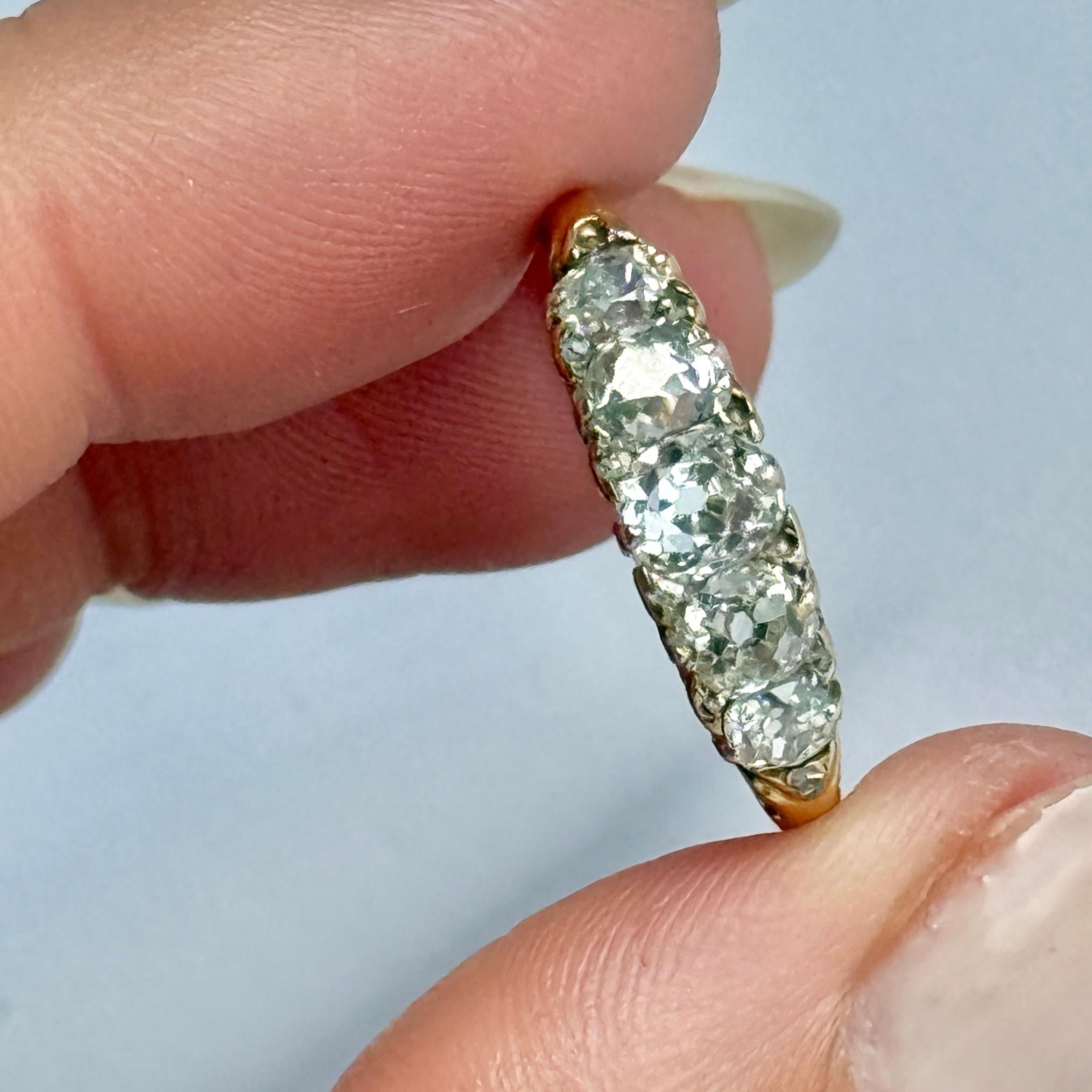 Anillo victoriano de cinco piedras con diamantes y oro de 18 quilates en Bueno estado para la venta en Chipping Campden, GB