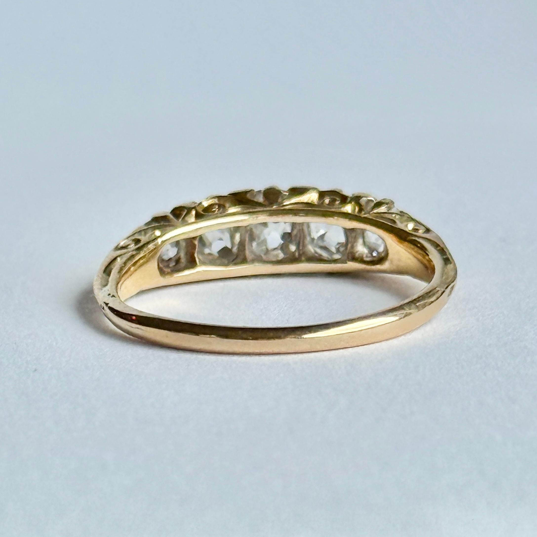 Femenino o masculino Anillo victoriano de cinco piedras con diamantes y oro de 18 quilates en venta