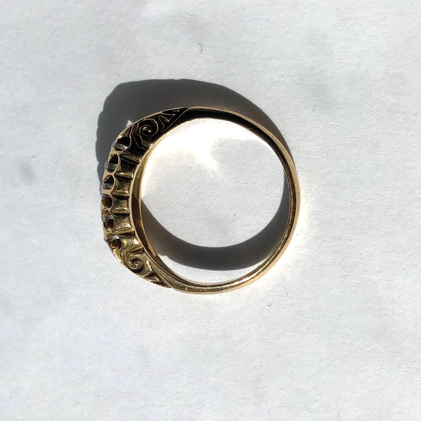 Victorian Diamond and 18 Carat Gold Five-Stone Ring In Good Condition For Sale In Chipping Campden, GB