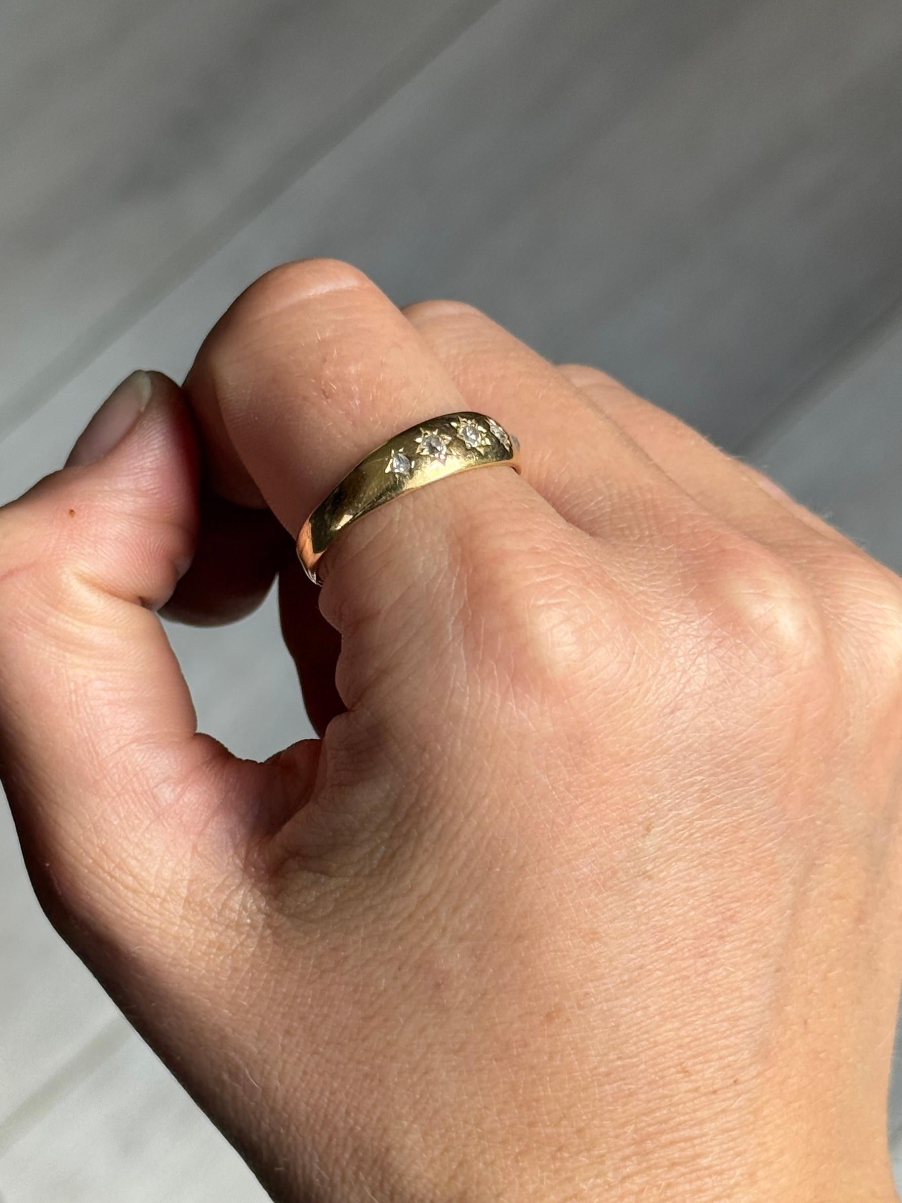 Round Cut Victorian Diamond and 18 Carat Gold Five Stone Star Setting Ring For Sale
