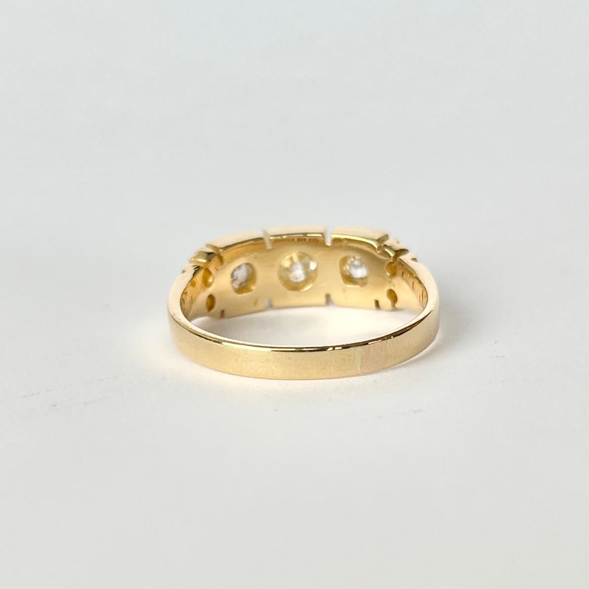 Viktorianischer dreisteiniger Ring mit Diamanten und 18 Karat Gold im Zustand „Gut“ im Angebot in Chipping Campden, GB
