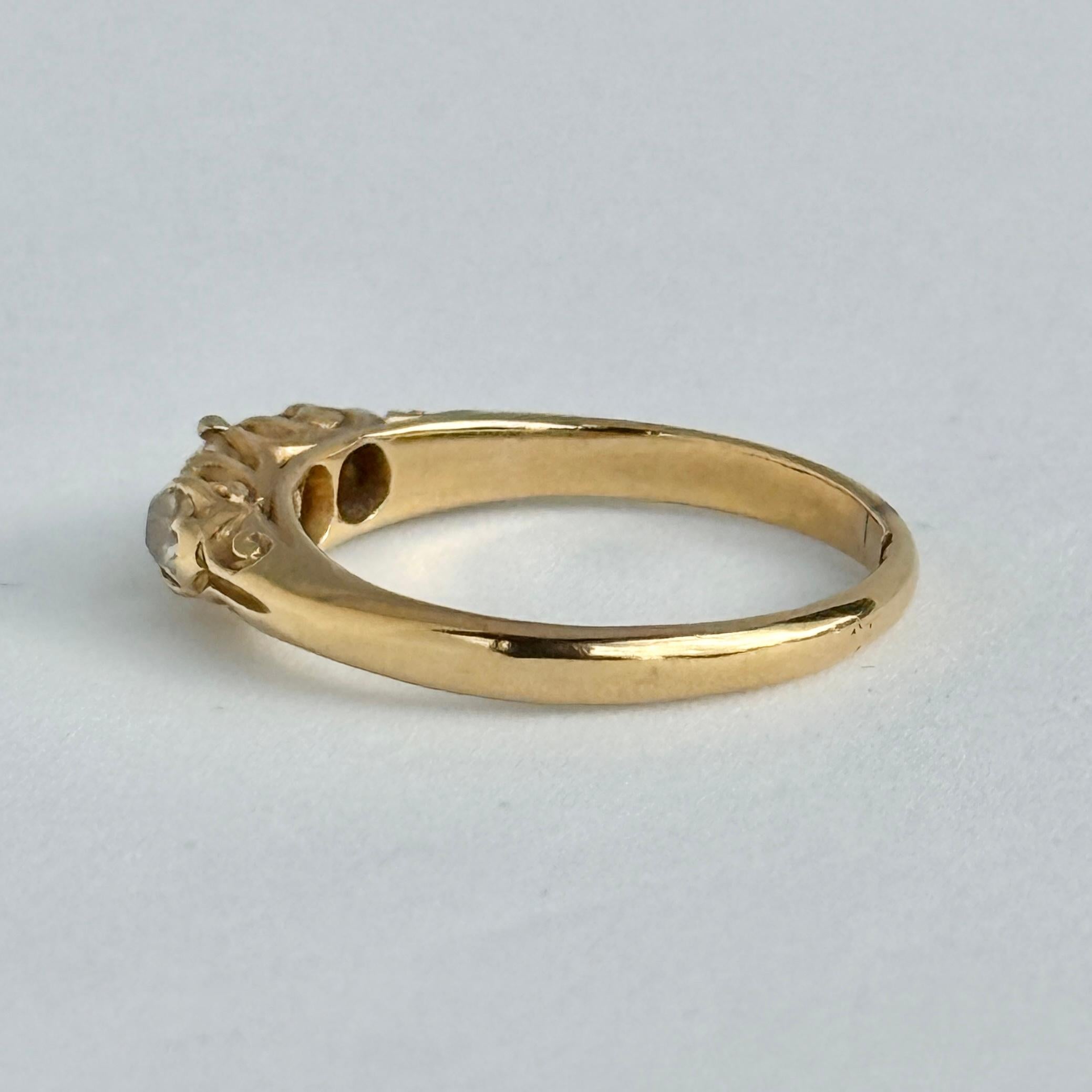 Anello vittoriano con tre pietre in oro 18 carati e diamanti In condizioni buone in vendita a Chipping Campden, GB