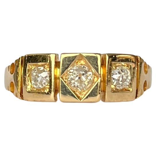 Bague victorienne à trois pierres en or 18 carats et diamants en vente
