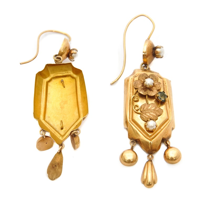 18 Karat Yellow Gold Diamond Pearl Dangle Earrings In Good Condition For Sale In Rotterdam, NL