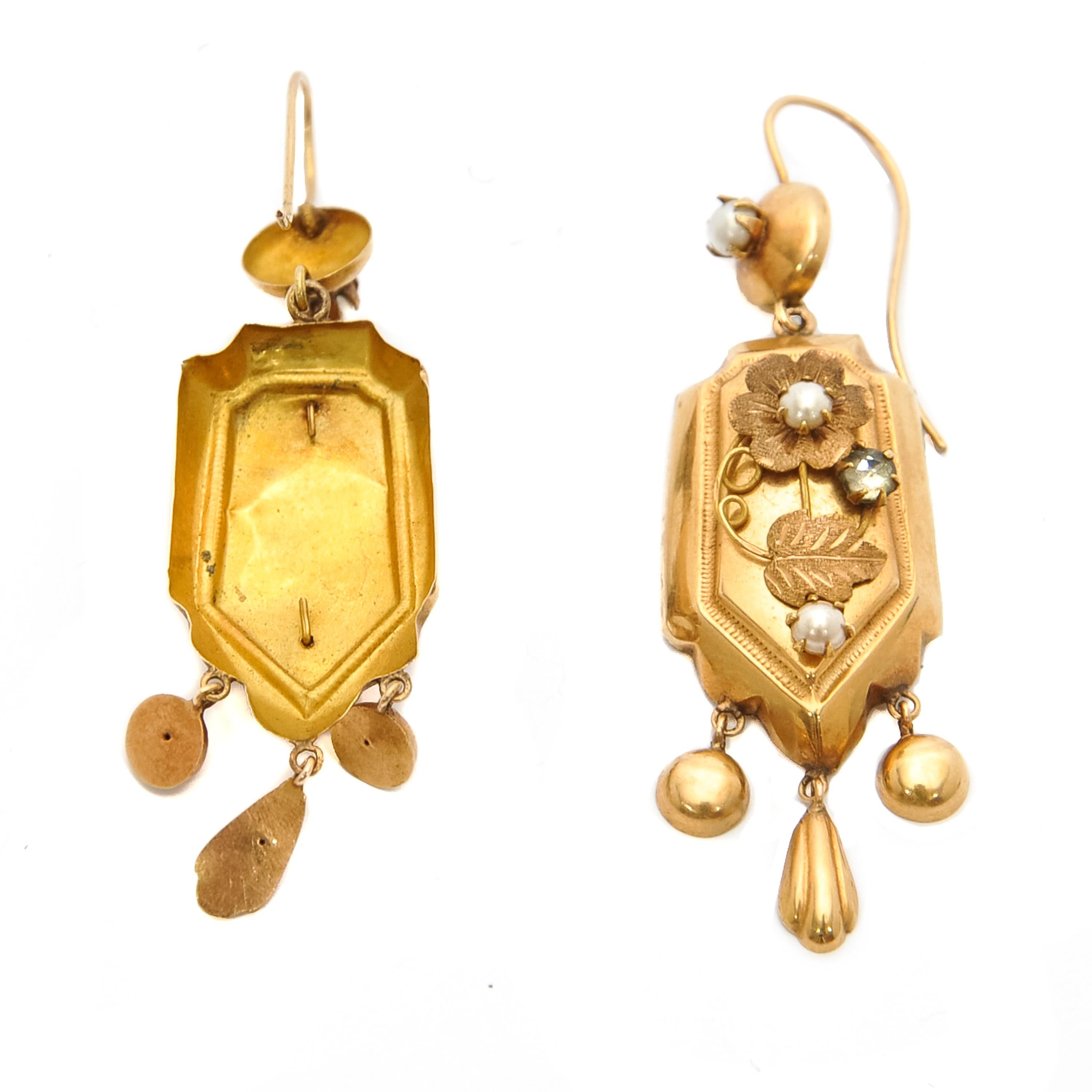Women's 18 Karat Yellow Gold Diamond Pearl Dangle Earrings