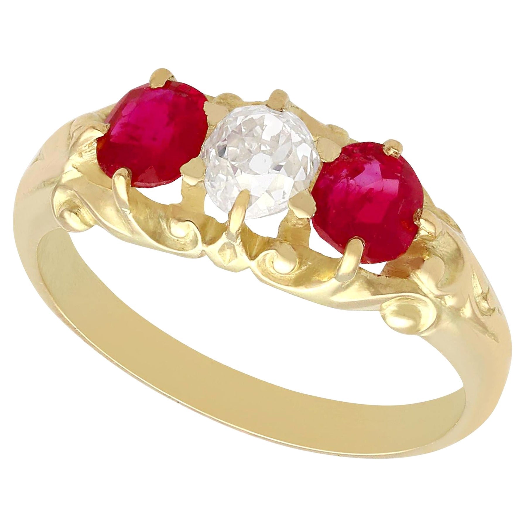 Bague cocktail victorienne en or jaune, diamants et rubis