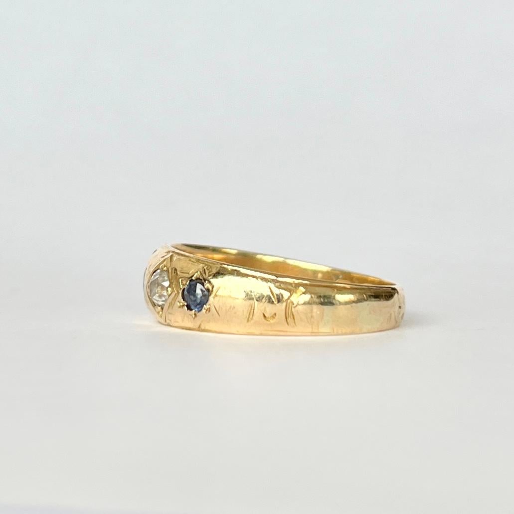 Anneau victorien en or 18 carats avec diamants et saphirs Bon état - En vente à Chipping Campden, GB