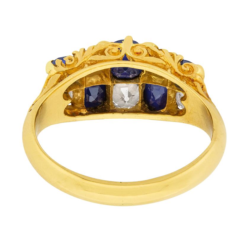 Victorian Diamond and Sapphire Cluster Ring, circa 1894 In Good Condition For Sale In London, GB