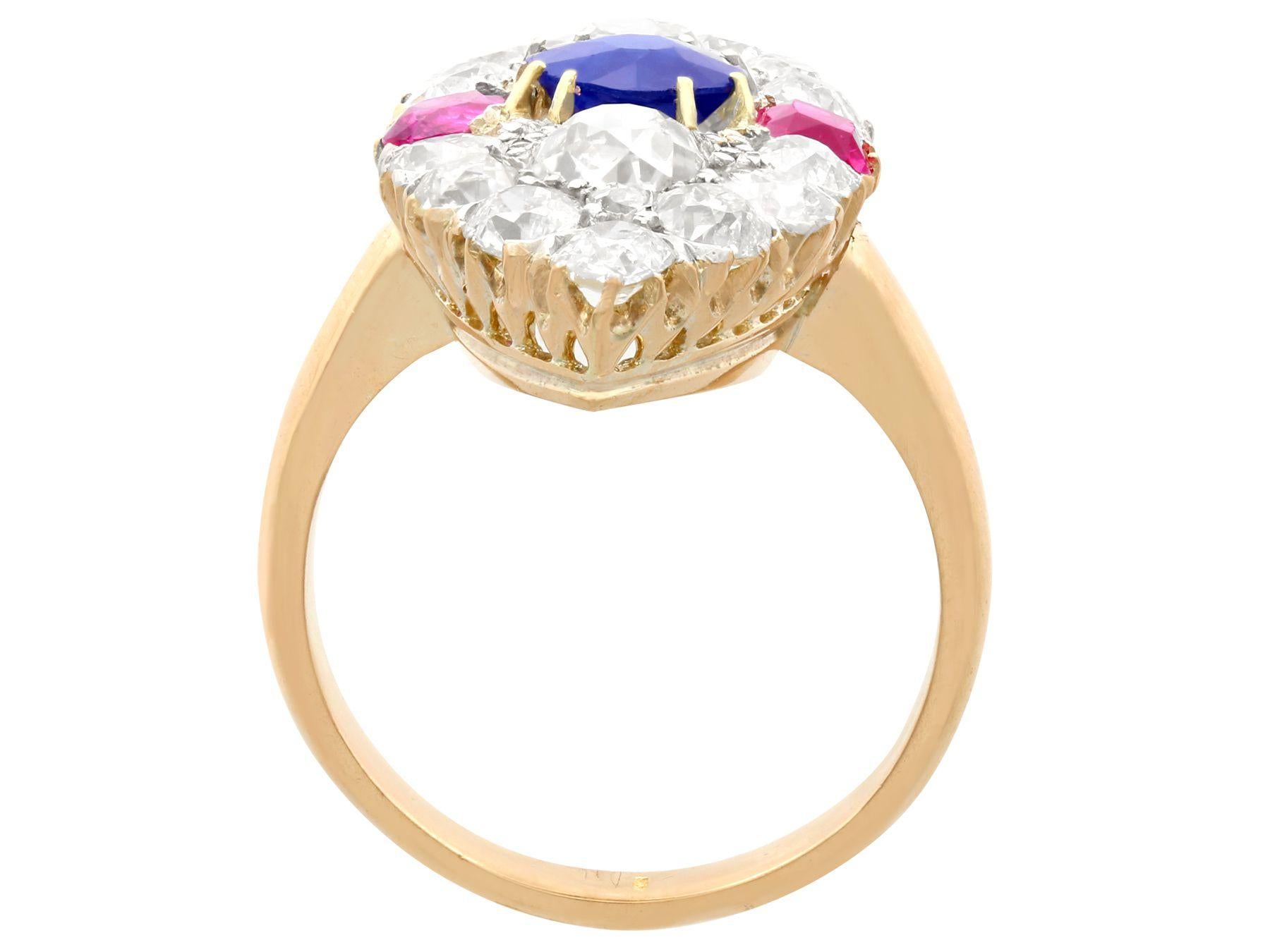 Bague marquise victorienne en or jaune, diamants, saphirs et rubis Pour femmes en vente