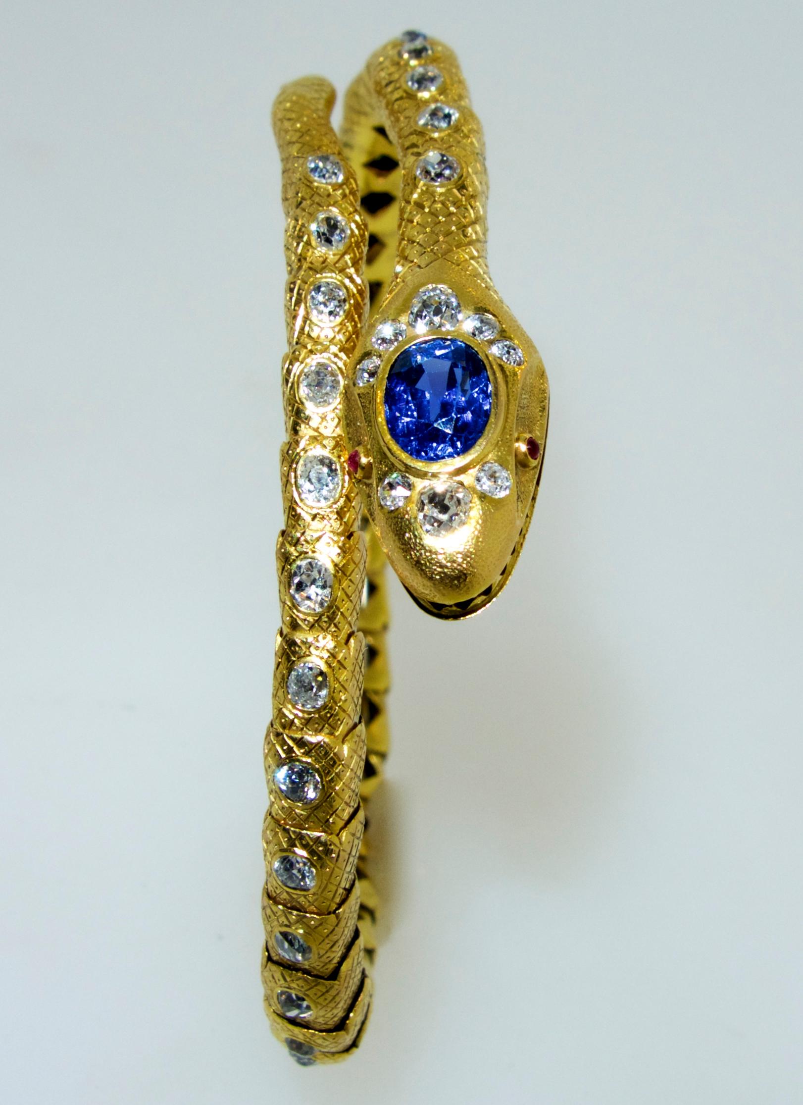 Early Victorian Victorian Diamond and Sapphire Serpent 18 Karat Gold Bracelet, circa 1860