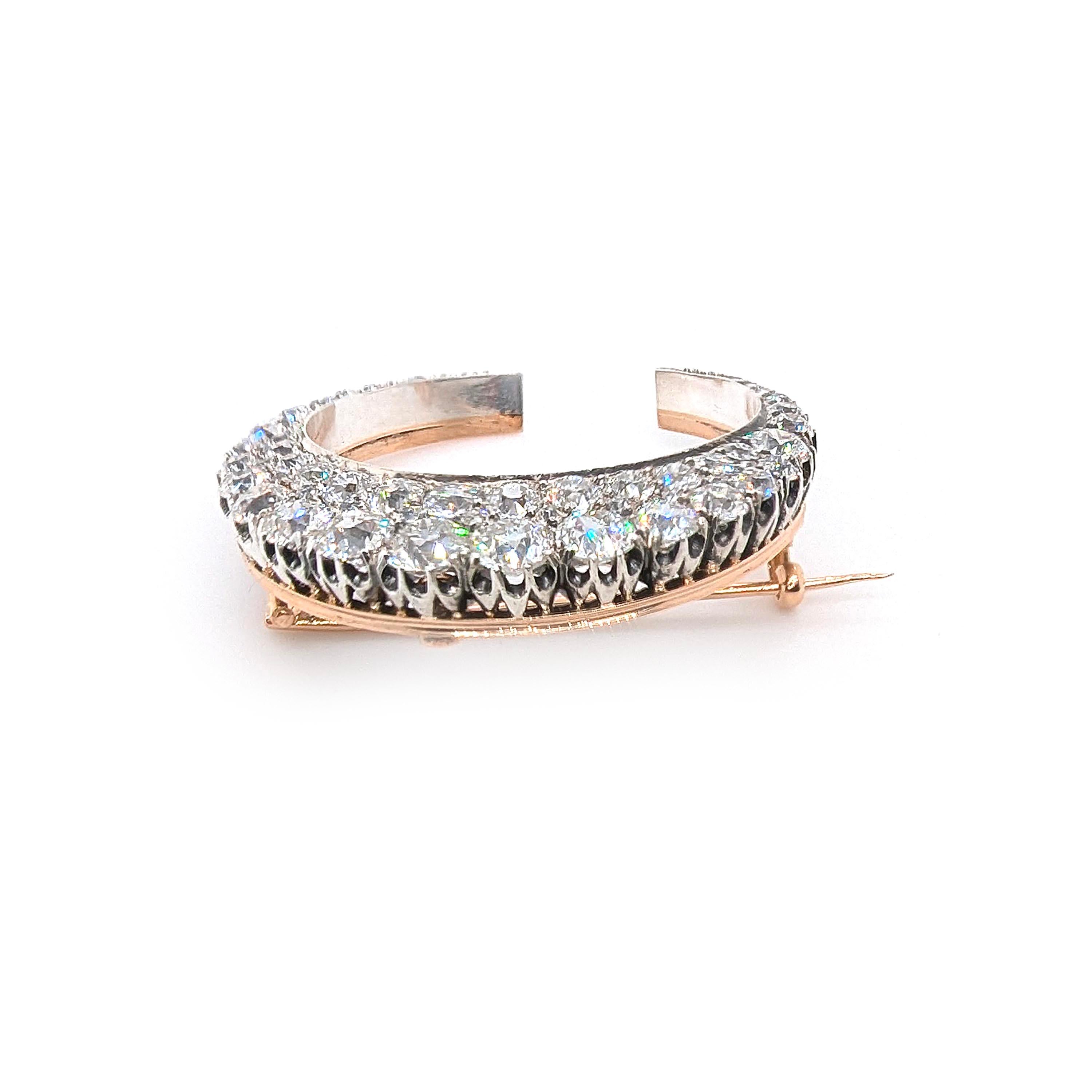 Zweireihige viktorianische Halbmondbrosche aus Diamanten und Silber auf Gold, um 1890 im Angebot 1