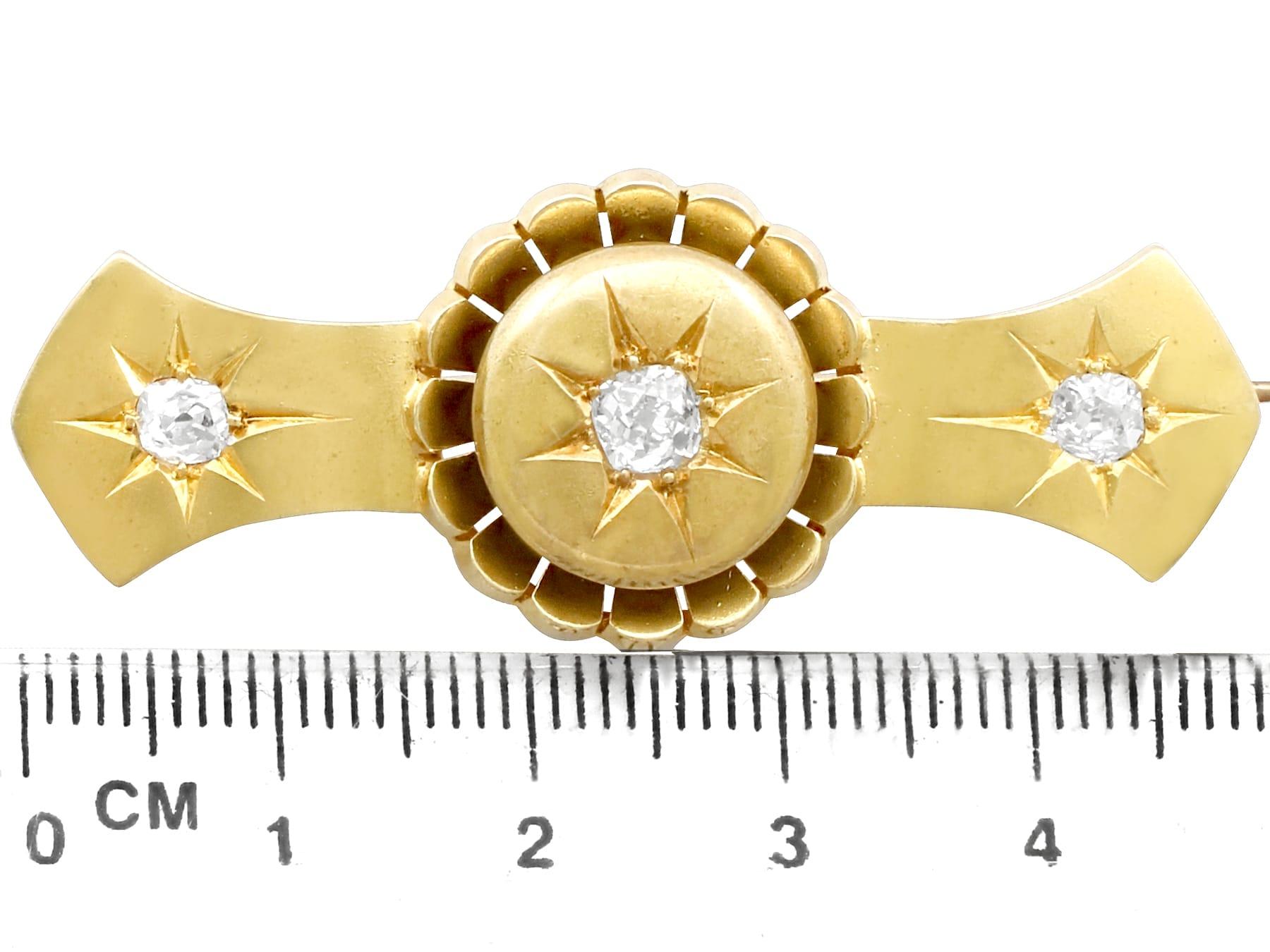 Victorian Diamond and Yellow Gold Brooch For Sale 2