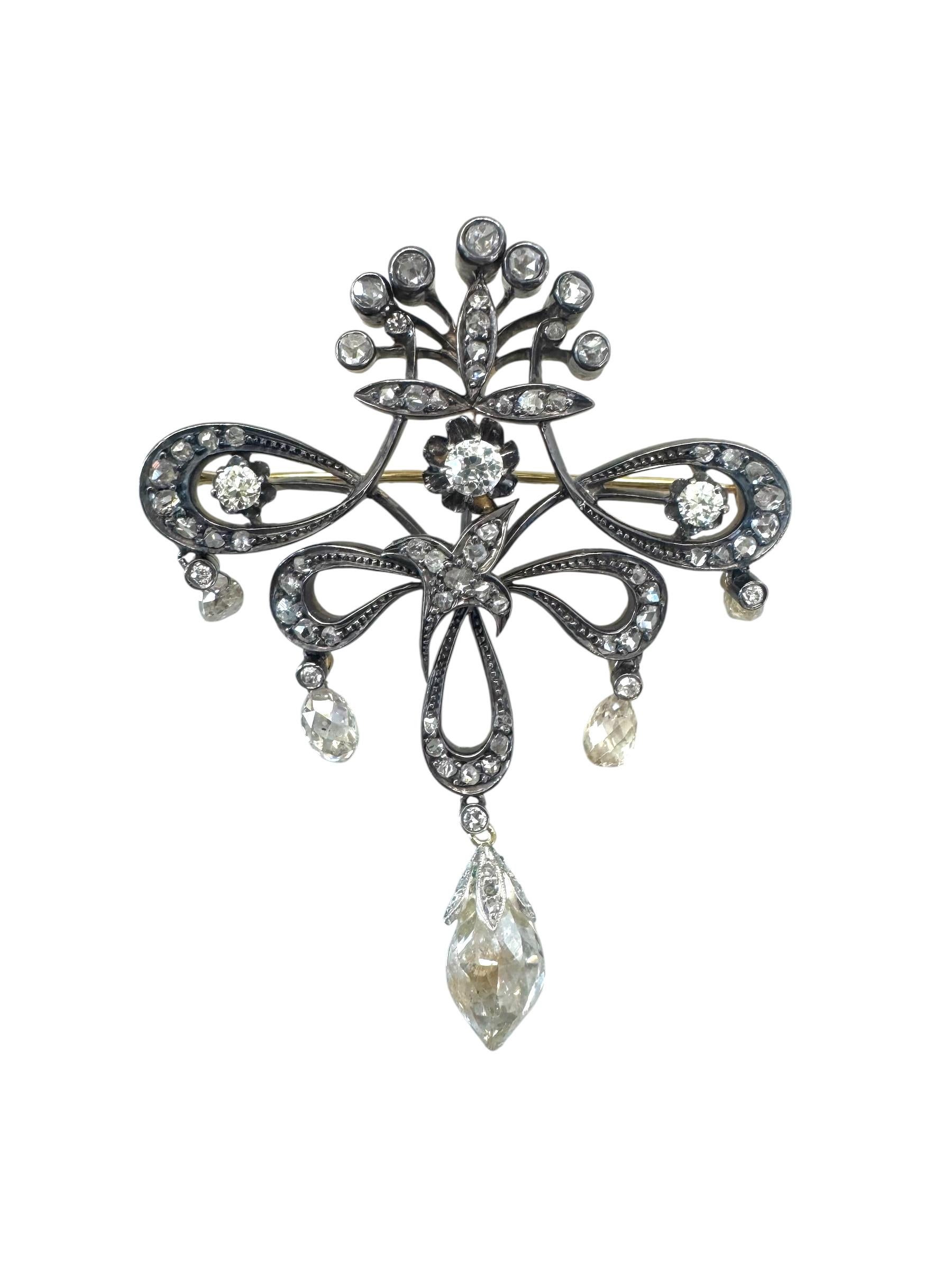 Victorian Diamond Bow Brooch in 18K Gold and Platinum with Briolette Drops In Excellent Condition For Sale In Great Neck Plaza, NY