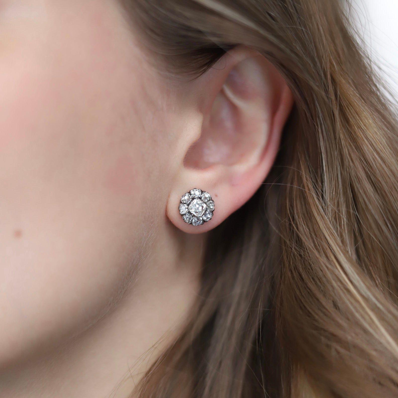 Victorian Diamond Cluster Earrings 18 Karat Yellow and White Gold In Good Condition For Sale In London, GB