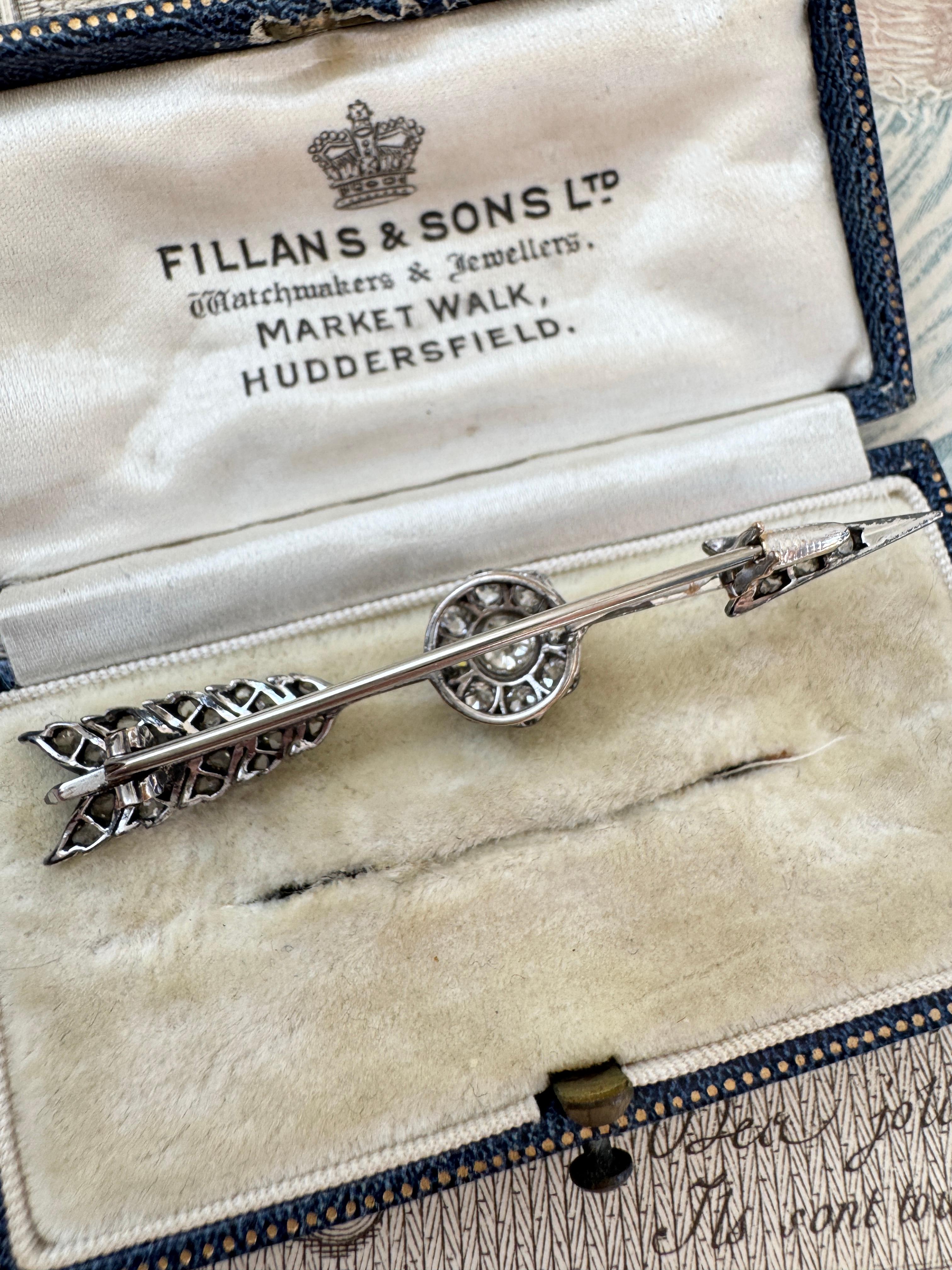 Spilla vittoriana con diamante Cupid's Arrow In condizioni buone in vendita a Hummelstown, PA