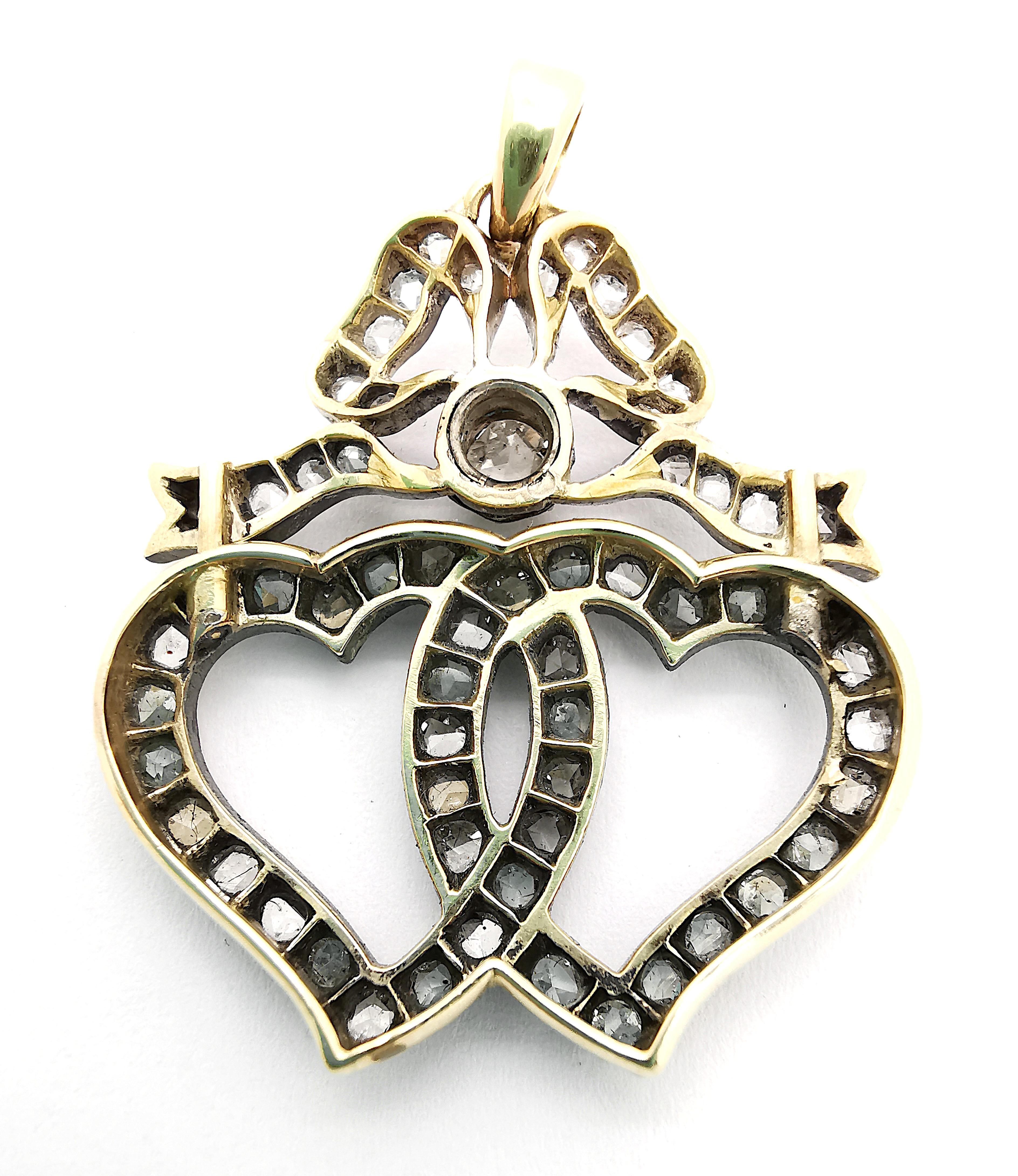 Victorian Diamond Double Heart and Bow Luckenbooth Silver Upon Gold Pendant In Good Condition For Sale In London, GB