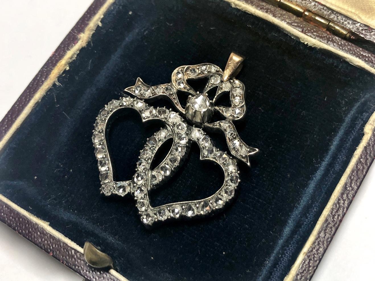 Victorian Diamond Double Heart and Bow Luckenbooth Silver Upon Gold Pendant For Sale 1