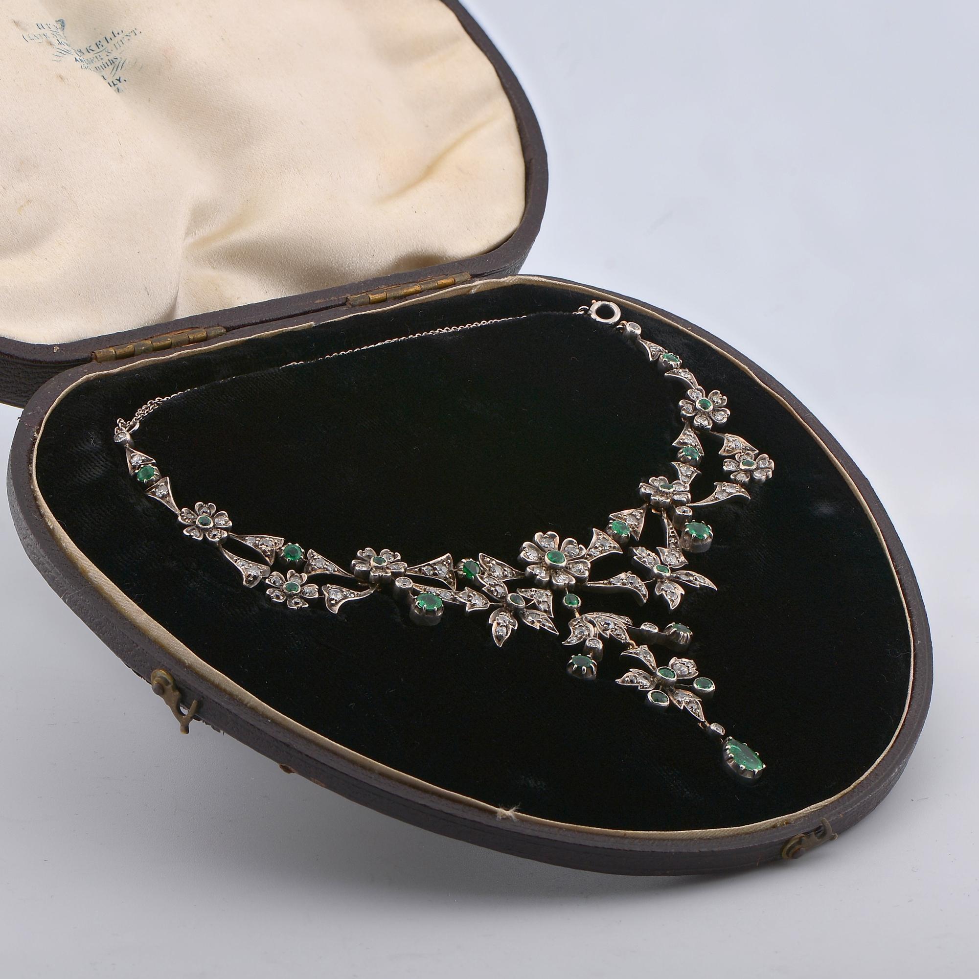Viktorianische Diamant-Smaragd-Halskette aus 18 Karat Silber mit Schachtel (Alteuropäischer Brillantschliff) im Angebot