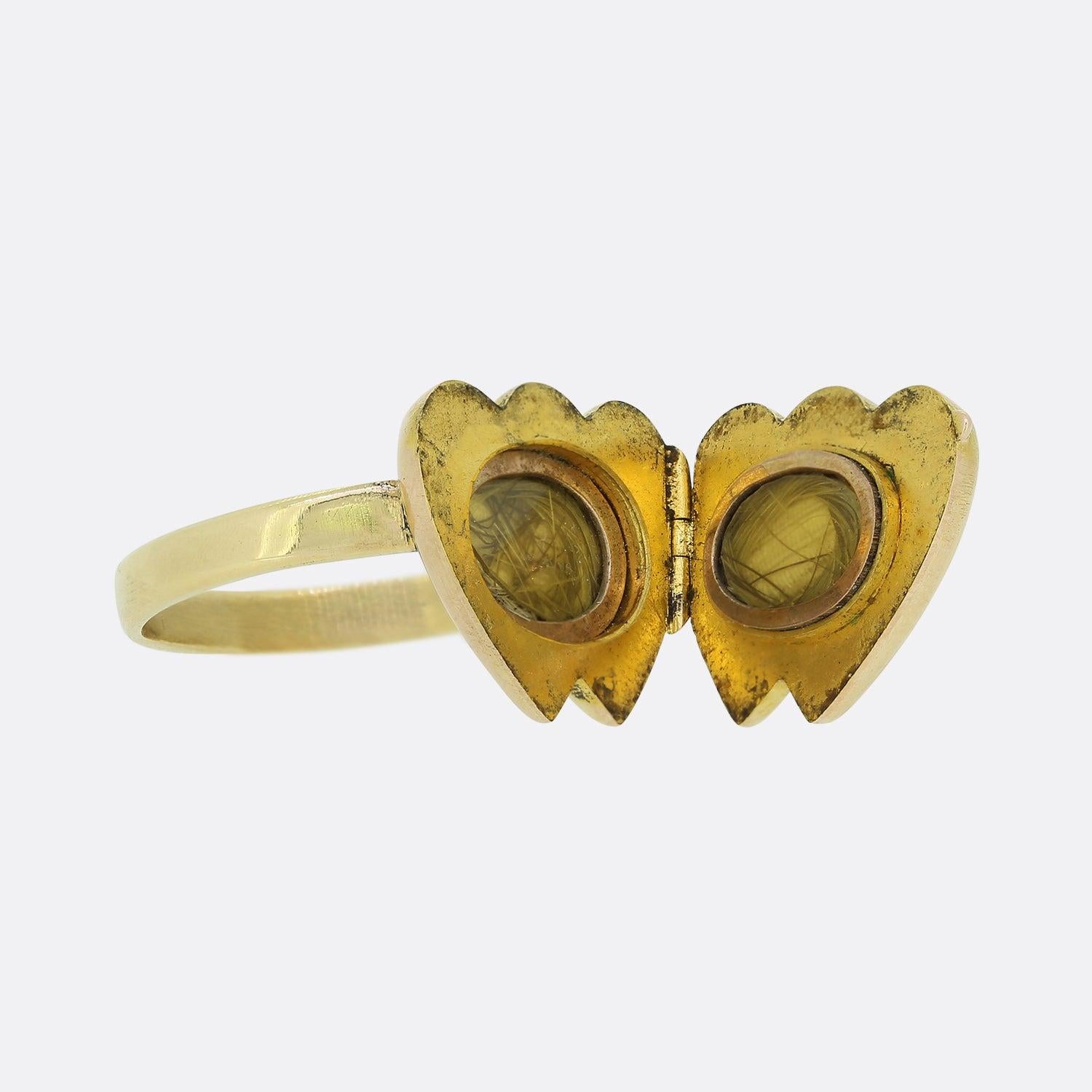 Victorian Diamond Emerald and Ruby Double Heart Locket Ring In Good Condition In London, GB