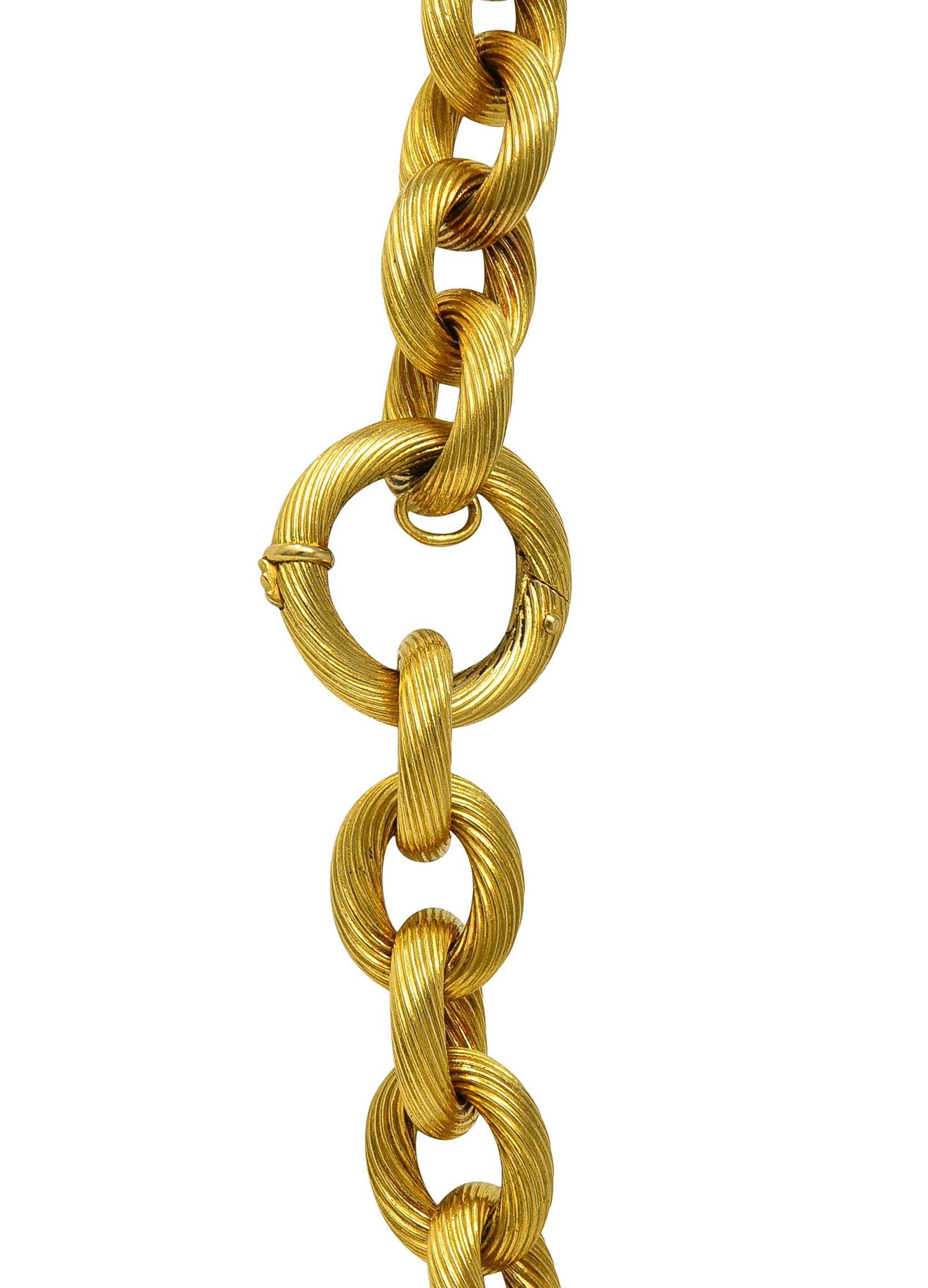 Collier pendentif médaillon victorien ancien à fleurs en or 18 carats, émaillé de diamants et de diamants en vente 5
