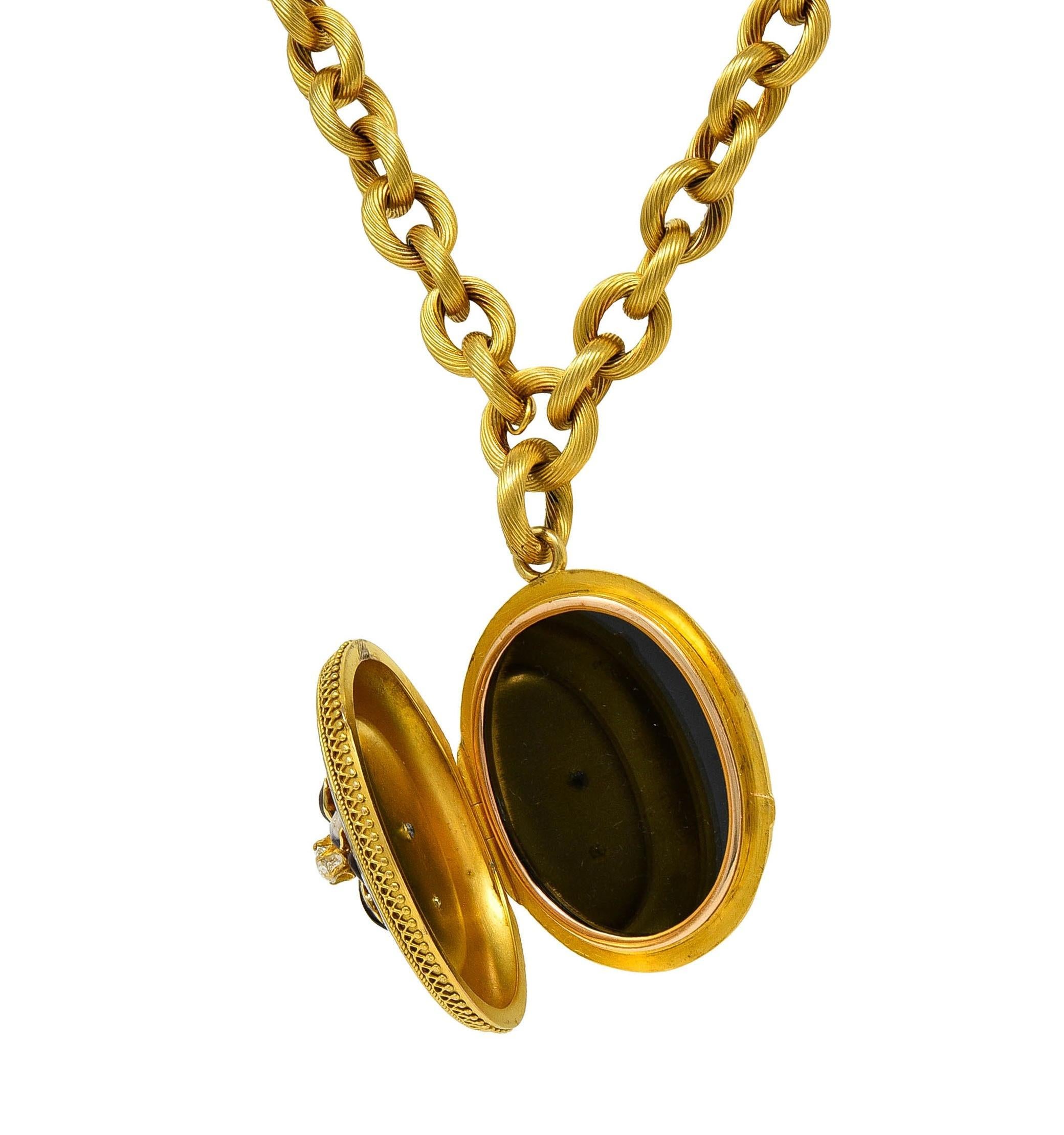 Collier pendentif médaillon victorien ancien à fleurs en or 18 carats, émaillé de diamants et de diamants en vente 6