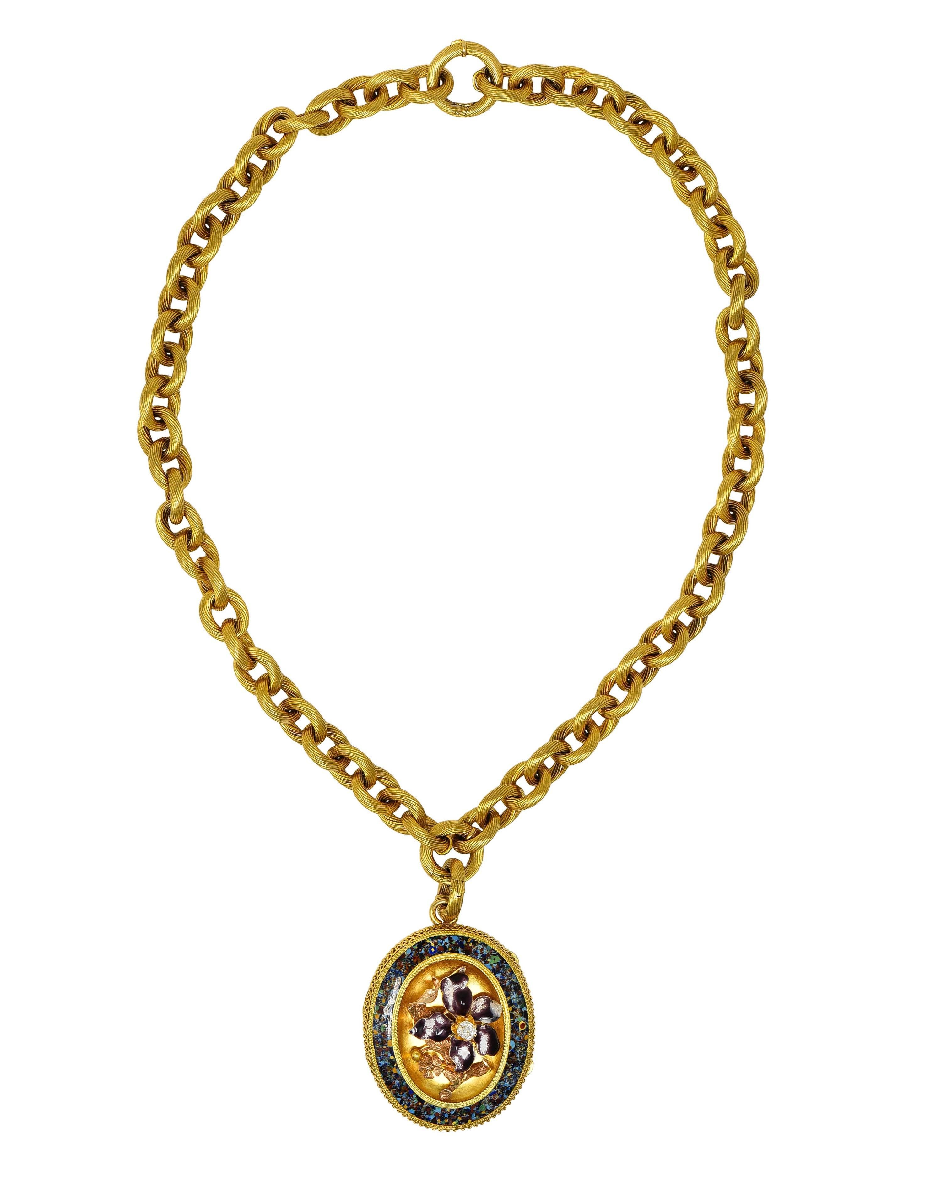Collier pendentif médaillon victorien ancien à fleurs en or 18 carats, émaillé de diamants et de diamants Excellent état - En vente à Philadelphia, PA