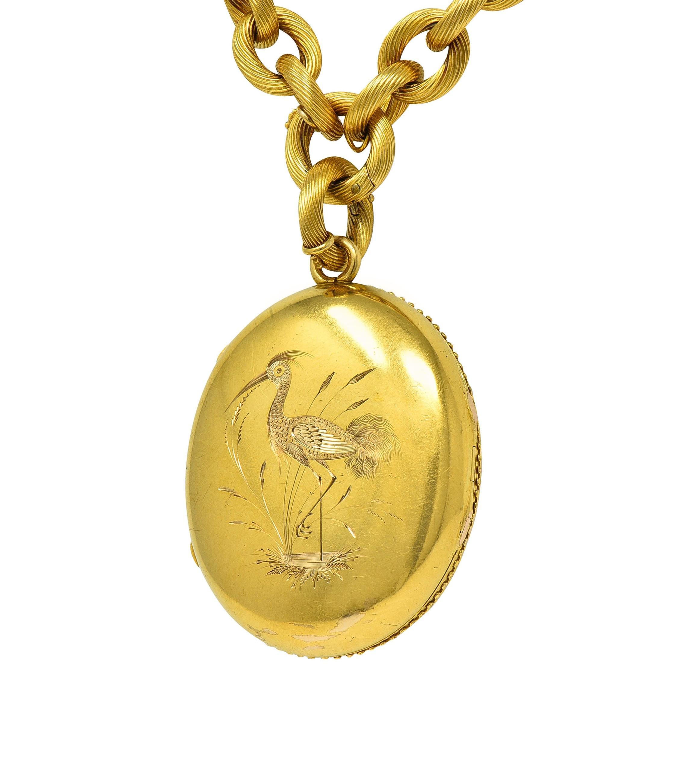 Collier pendentif médaillon victorien ancien à fleurs en or 18 carats, émaillé de diamants et de diamants Unisexe en vente