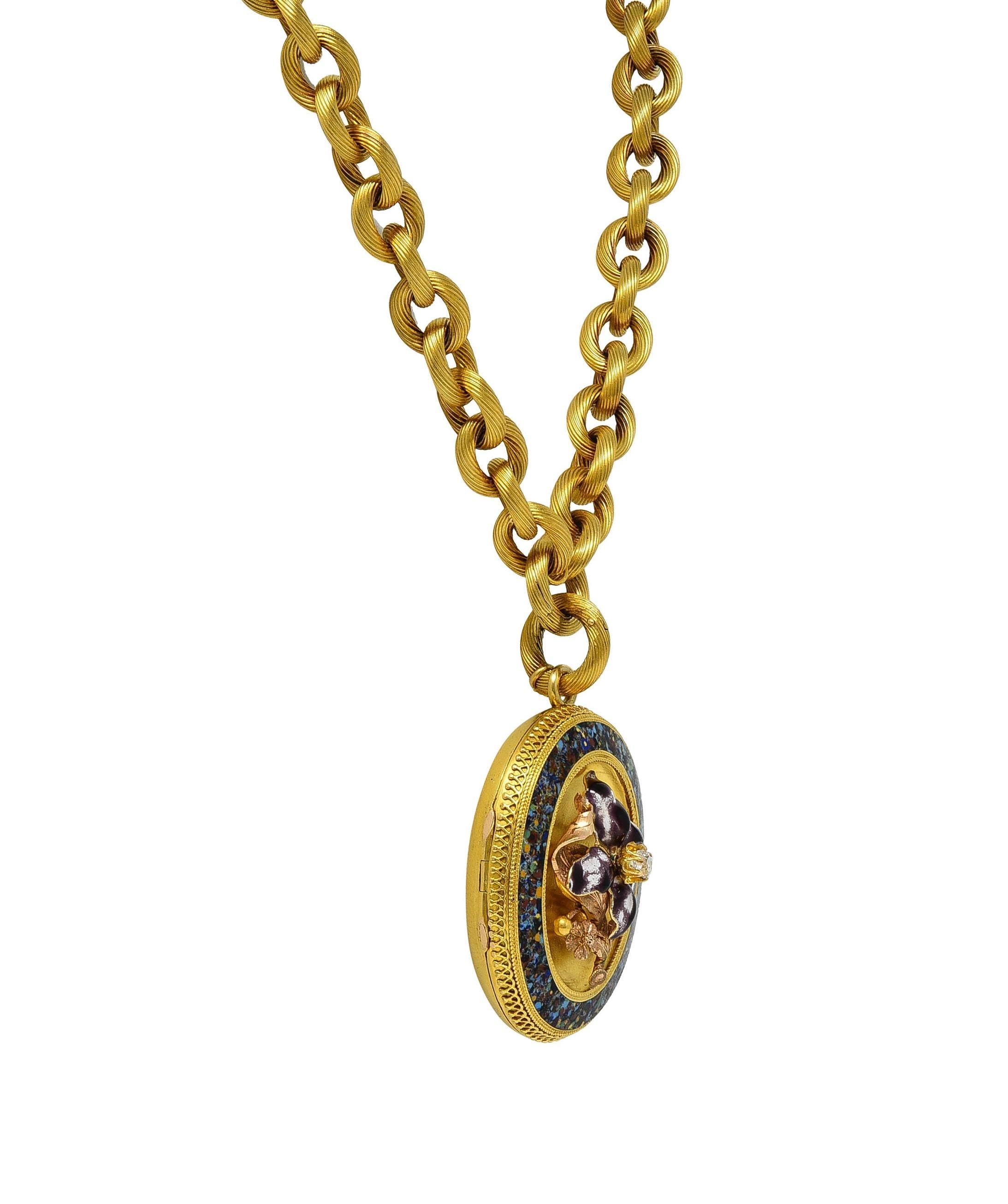 Collier pendentif médaillon victorien ancien à fleurs en or 18 carats, émaillé de diamants et de diamants en vente 4