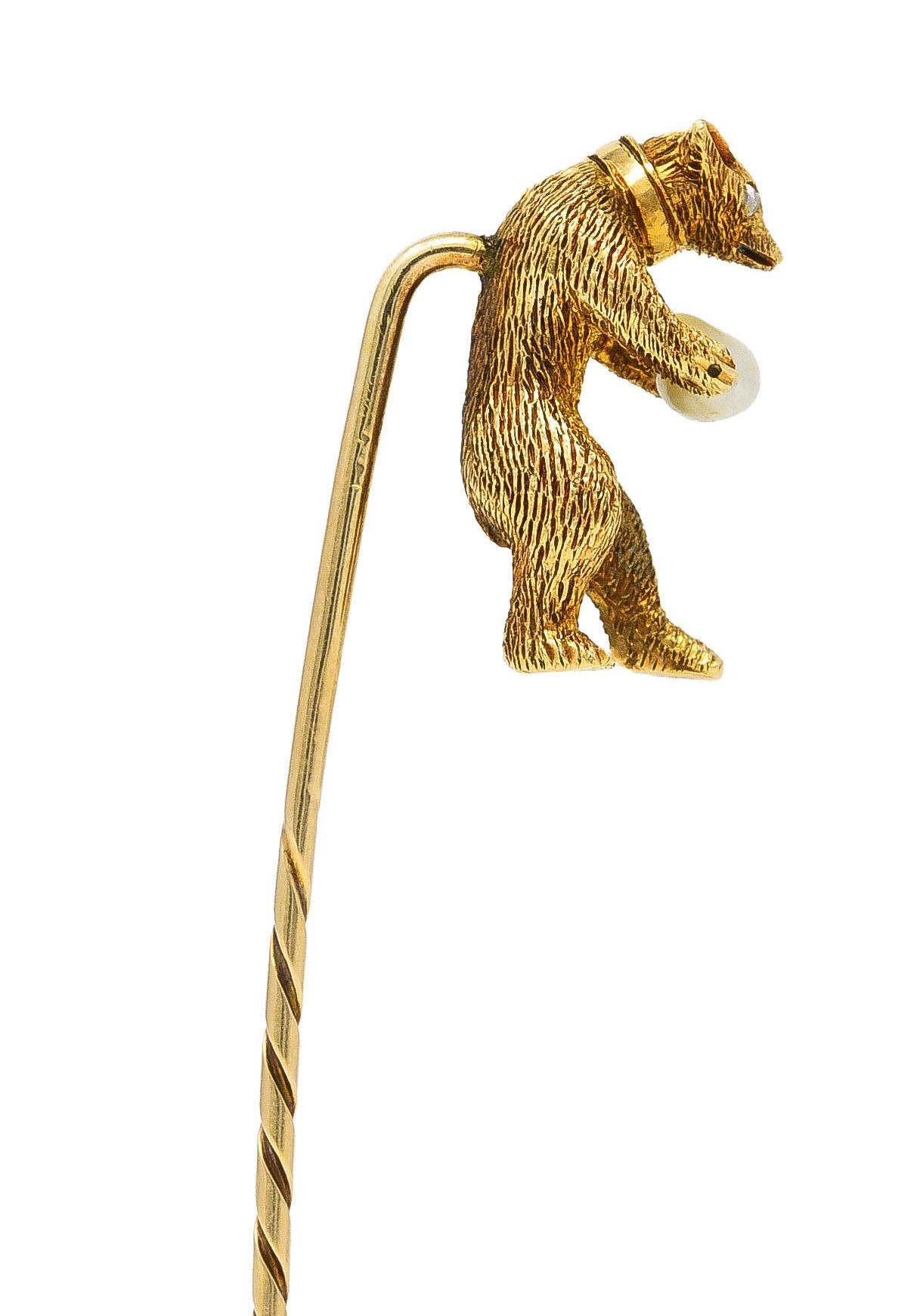 Taille ronde Épingle à cravate victorienne ancienne en or jaune 14 carats avec diamants et perle en forme d'ours de cirque en vente