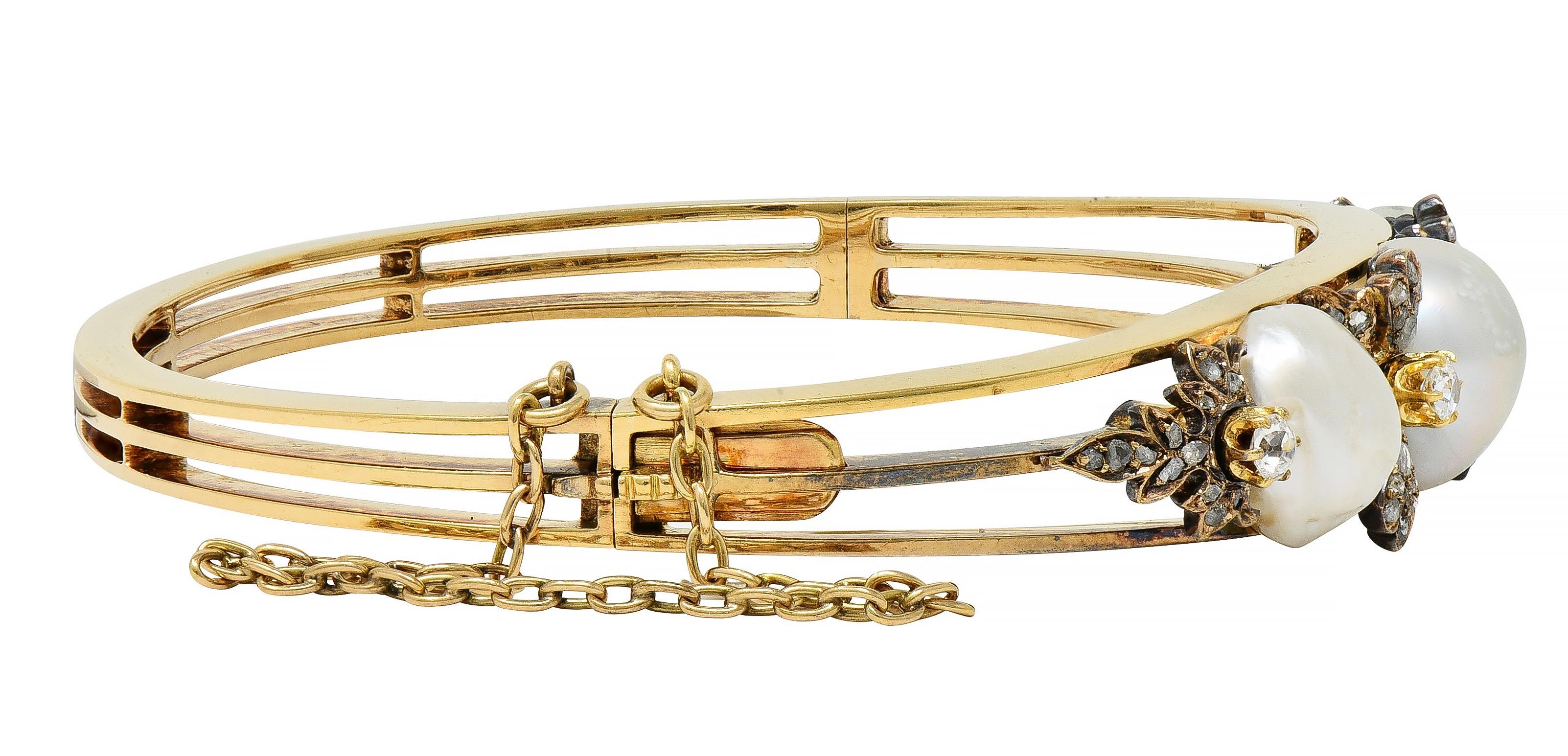 Taille ronde Bracelet de style victorien avec diamants et perles en or jaune 14 carats et argent antique en vente