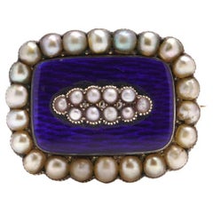 Broche de deuil victorienne en or 9kt avec diamants, perles et émail bleu