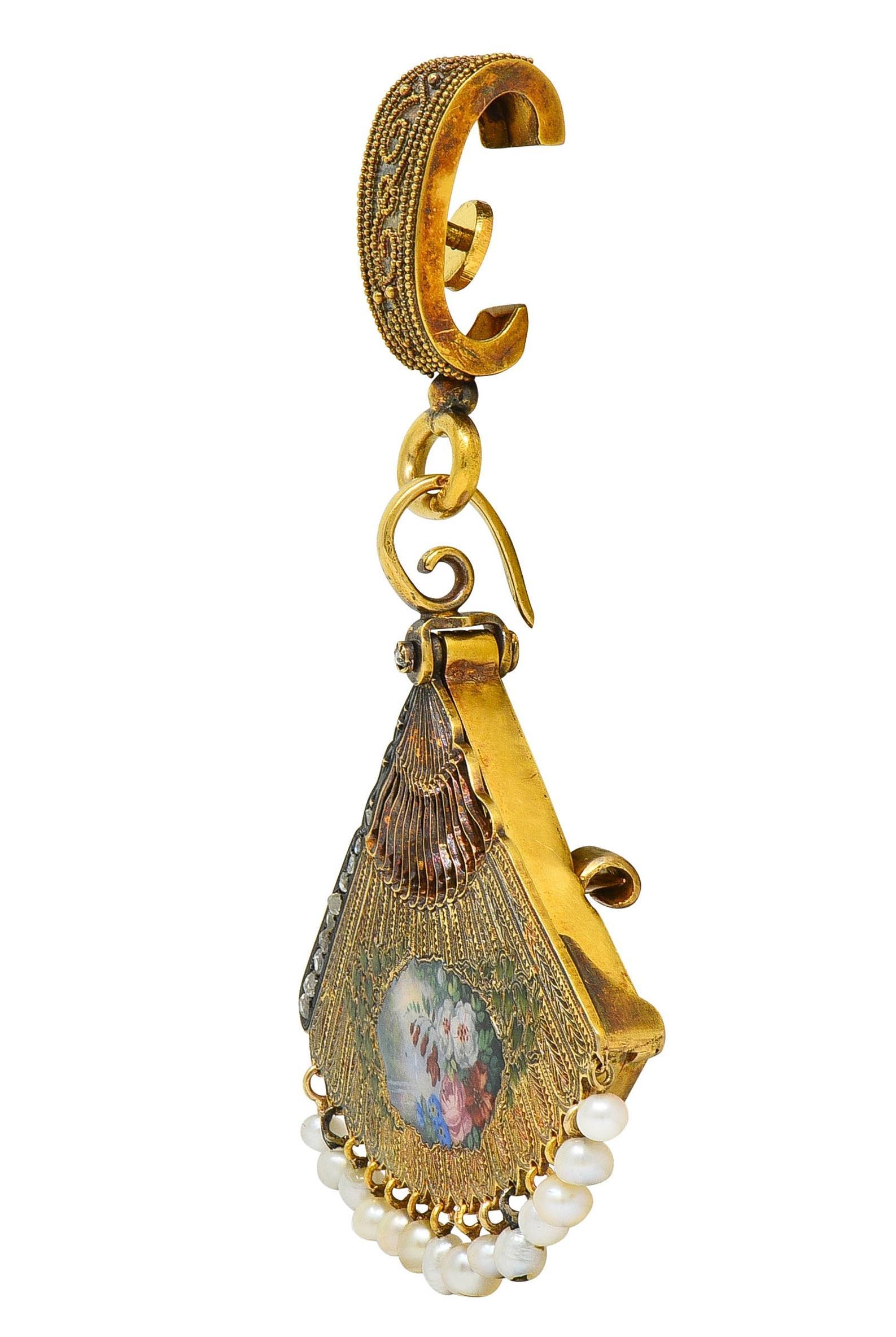 Broche médaillon victorienne ancienne éventail de chiens en or 18 carats avec diamants, perles et émail Excellent état - En vente à Philadelphia, PA